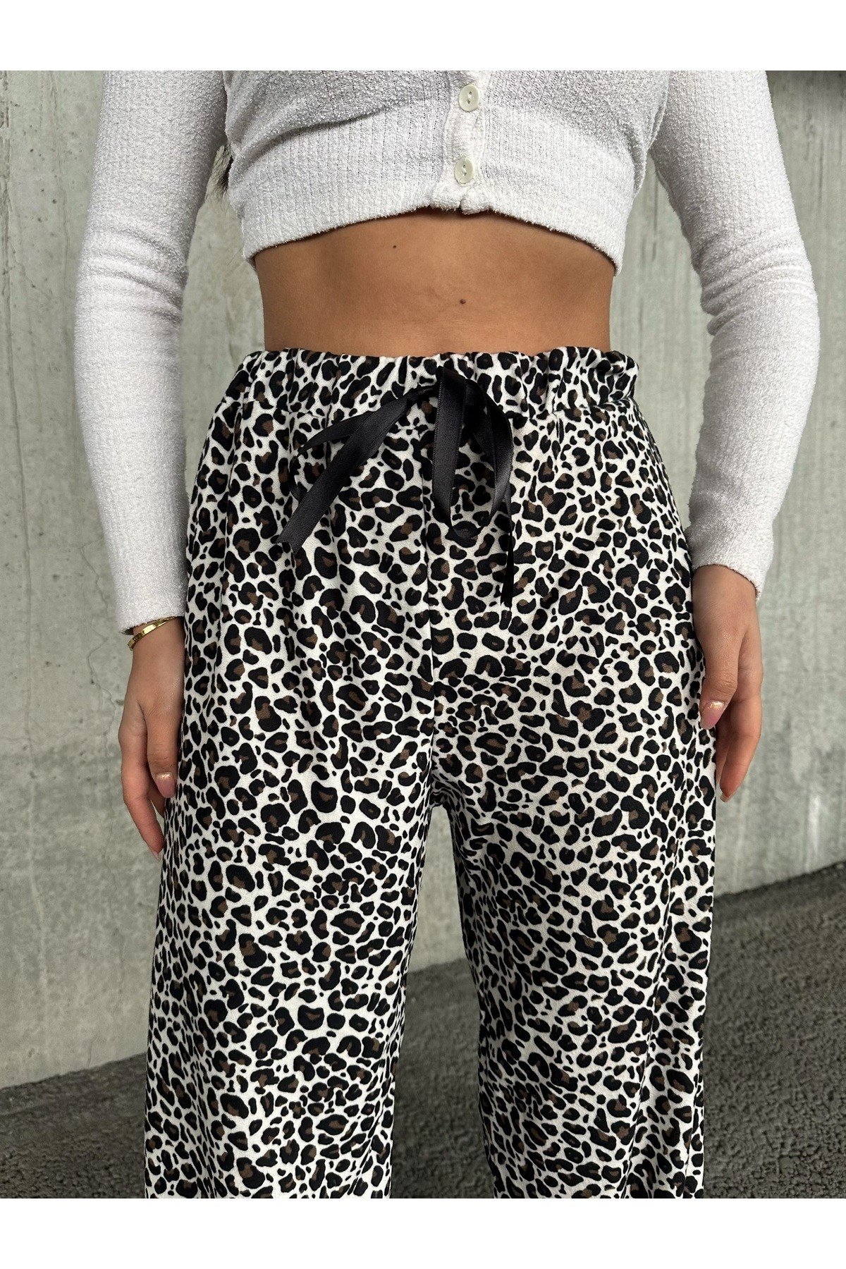 Kadın Kahverengi Leopar Desenli Süet Kumaş Pijama Pantolon