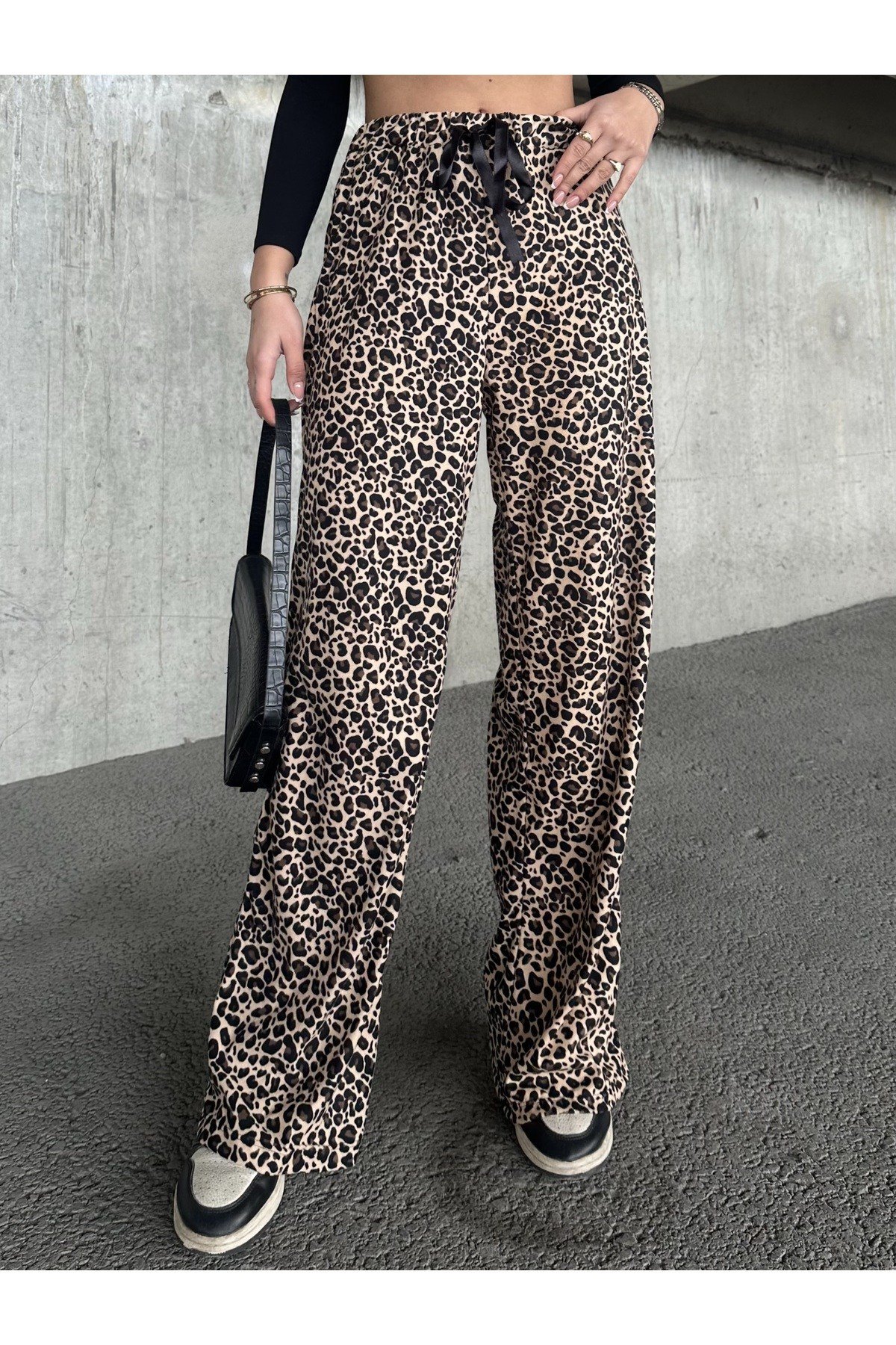 Kadın Kahverengi Leopar Desenli Süet Kumaş Pijama Pantolon