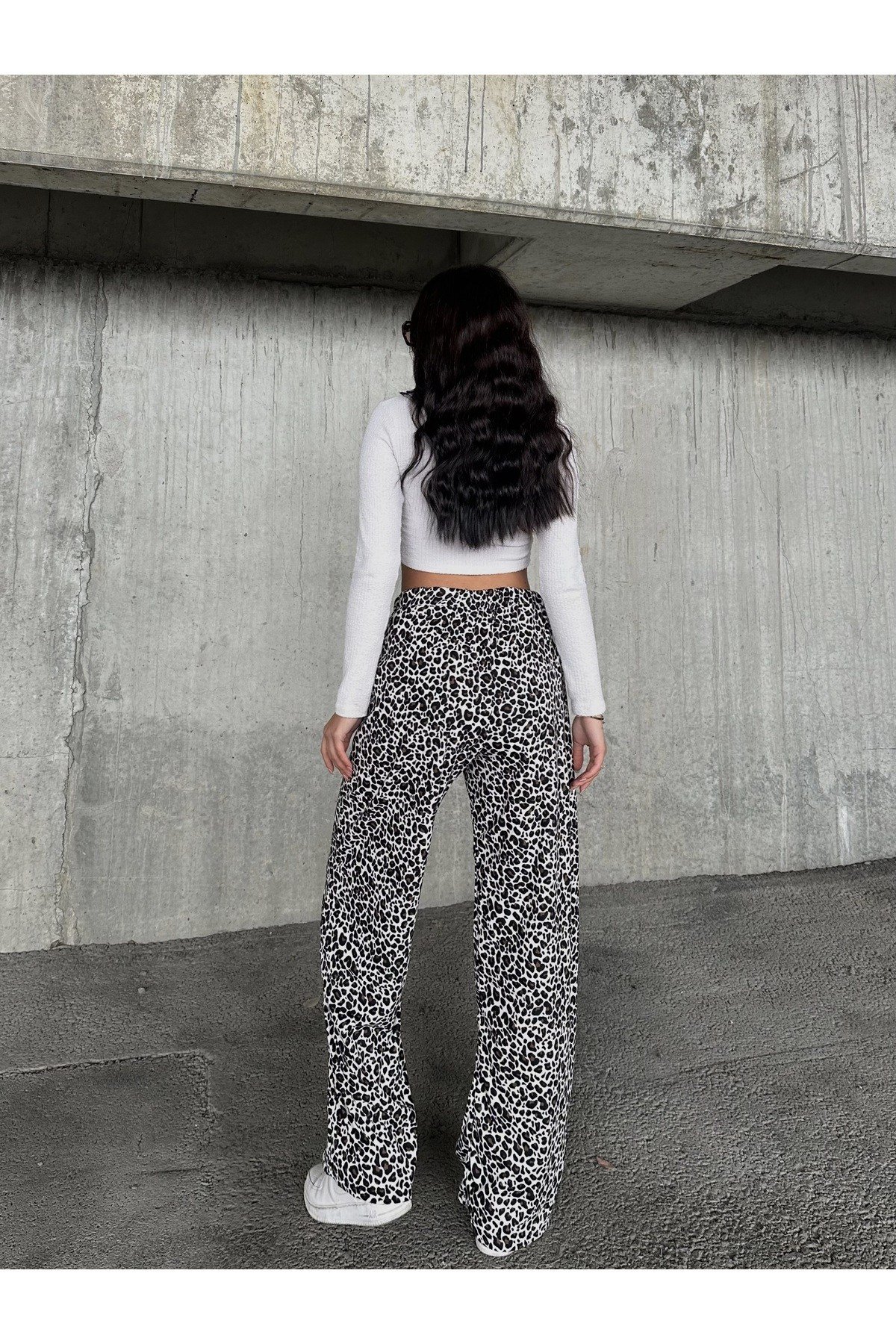 Kadın Kahverengi Leopar Desenli Süet Kumaş Pijama Pantolon