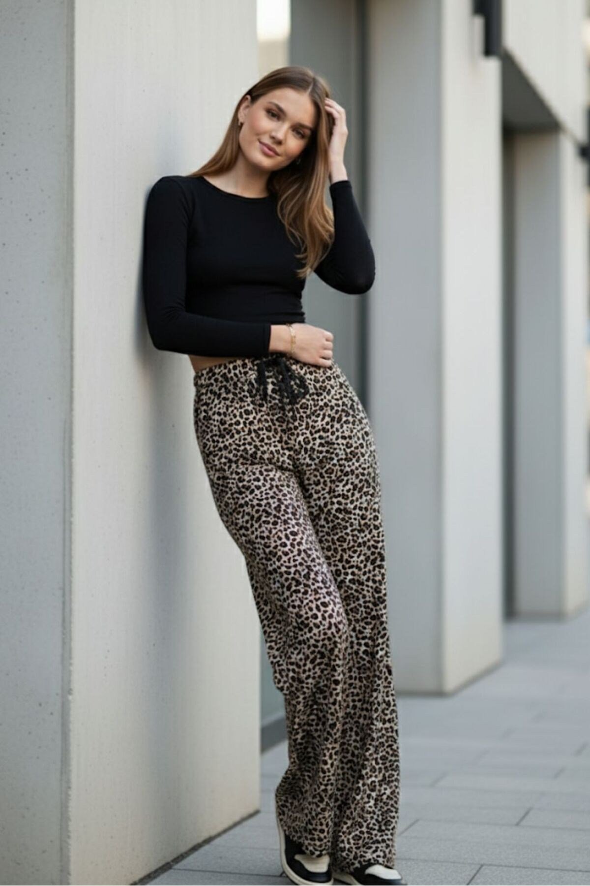 Kadın Kahverengi Leopar Desenli Süet Kumaş Pijama Pantolon