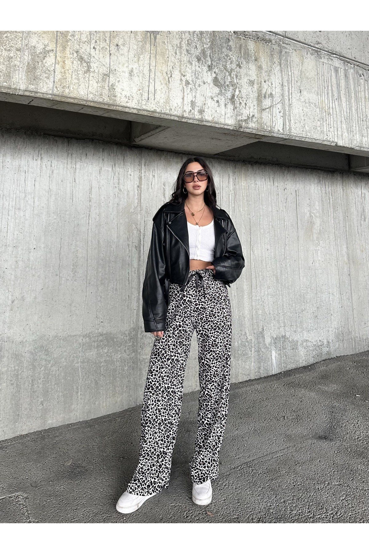 Kadın Kahverengi Leopar Desenli Süet Kumaş Pijama Pantolon
