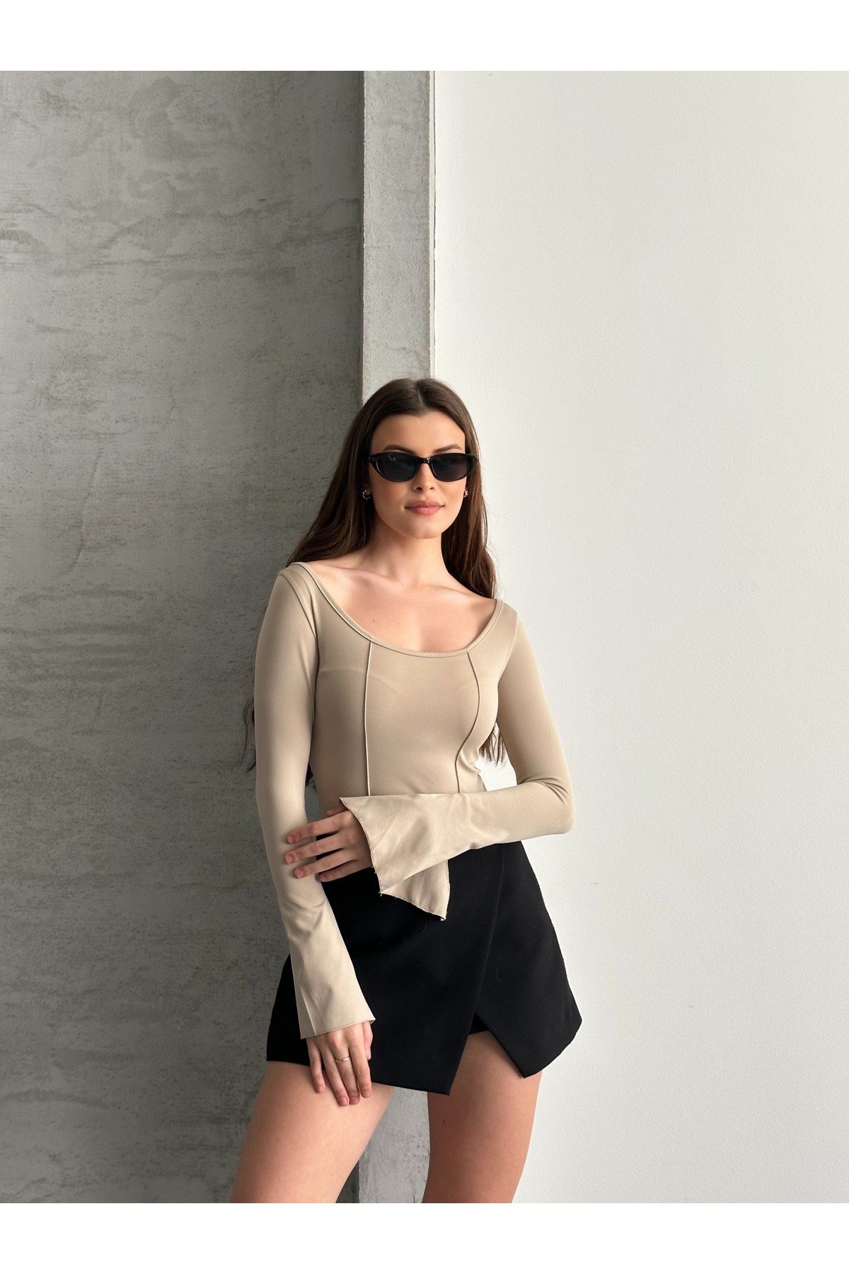Kadın Modal Kumaş Kolu Yırtmaçlı Sırt Dekolteli Body