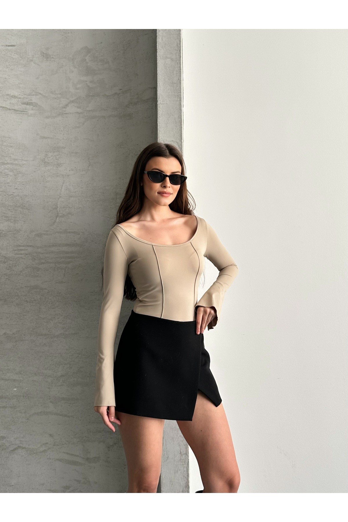 Kadın Modal Kumaş Kolu Yırtmaçlı Sırt Dekolteli Body