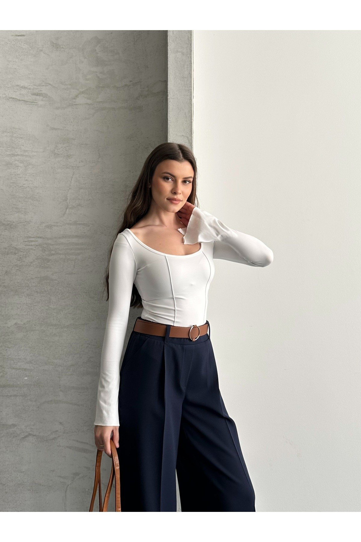Kadın Modal Kumaş Kolu Yırtmaçlı Sırt Dekolteli Body