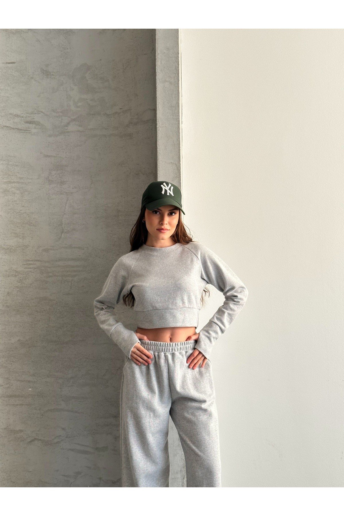 Kadın Selanik Kumaş Reglan Kollu Parmak Geçirmeli Crop Takım