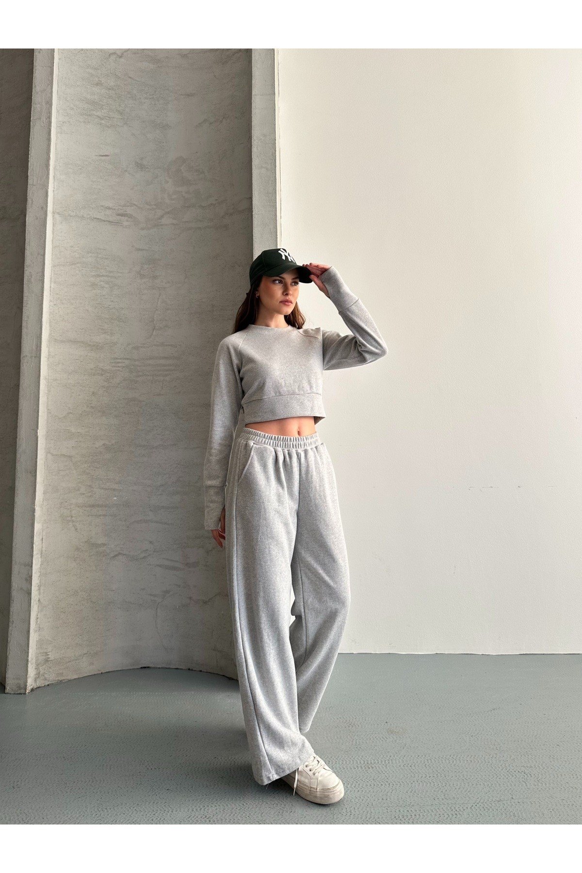 Kadın Selanik Kumaş Reglan Kollu Parmak Geçirmeli Crop Takım