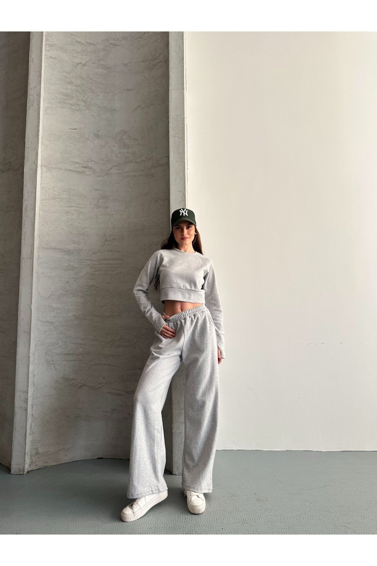 Kadın Selanik Kumaş Reglan Kollu Parmak Geçirmeli Crop Takım