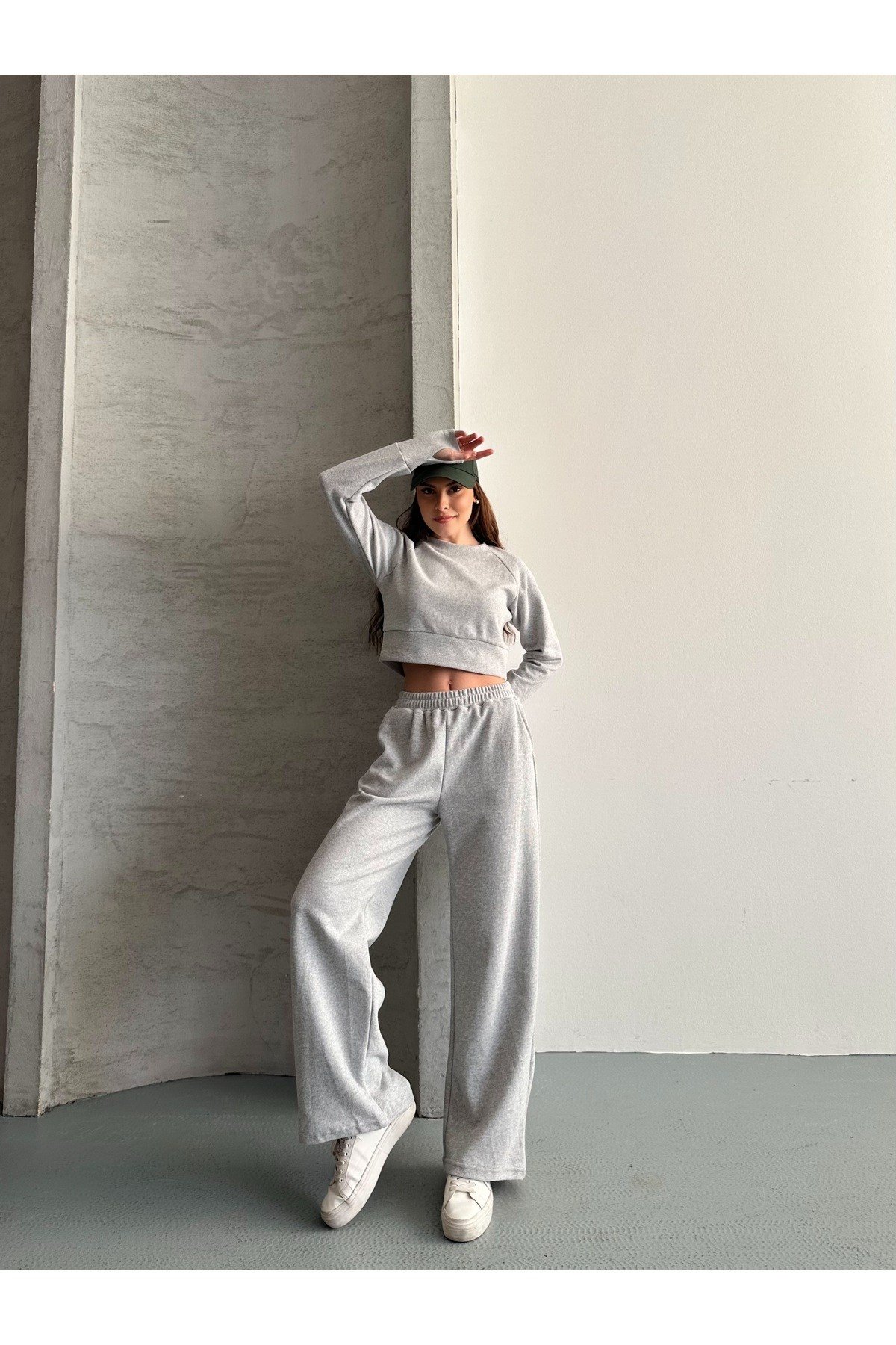 Kadın Selanik Kumaş Reglan Kollu Parmak Geçirmeli Crop Takım