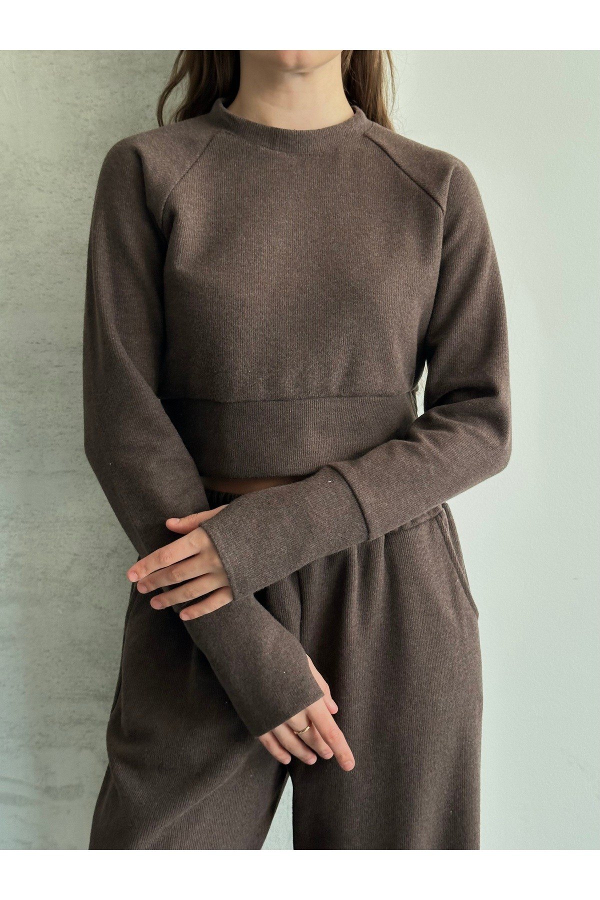 Kadın Selanik Kumaş Reglan Kollu Parmak Geçirmeli Crop Takım