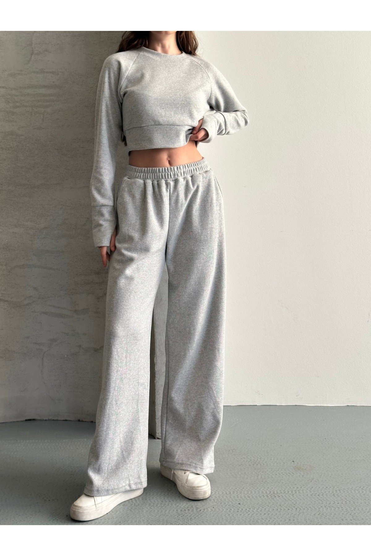 Kadın Selanik Kumaş Reglan Kollu Parmak Geçirmeli Crop Takım