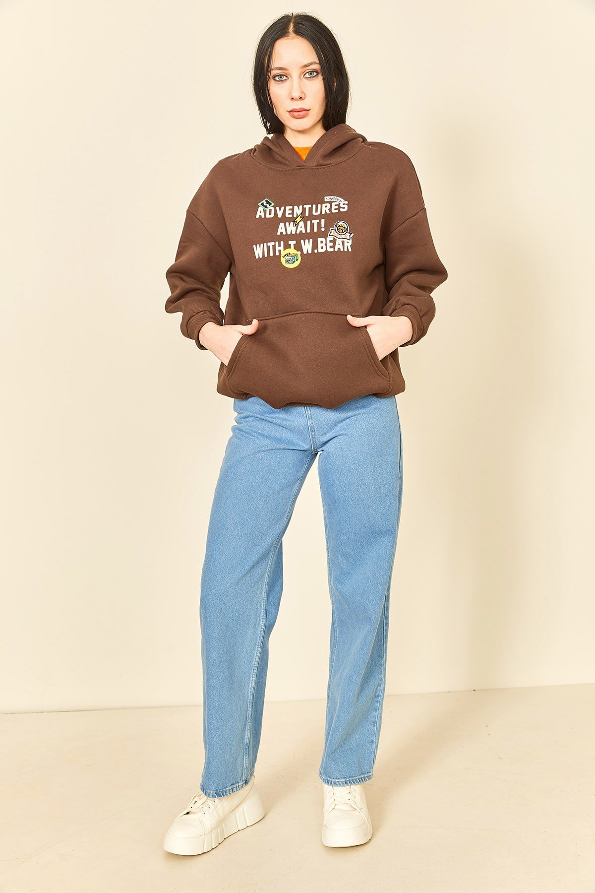 Kahverengi Baskı Ve Nakış Detaylı Üç İplik Kadın Sweatshirt
