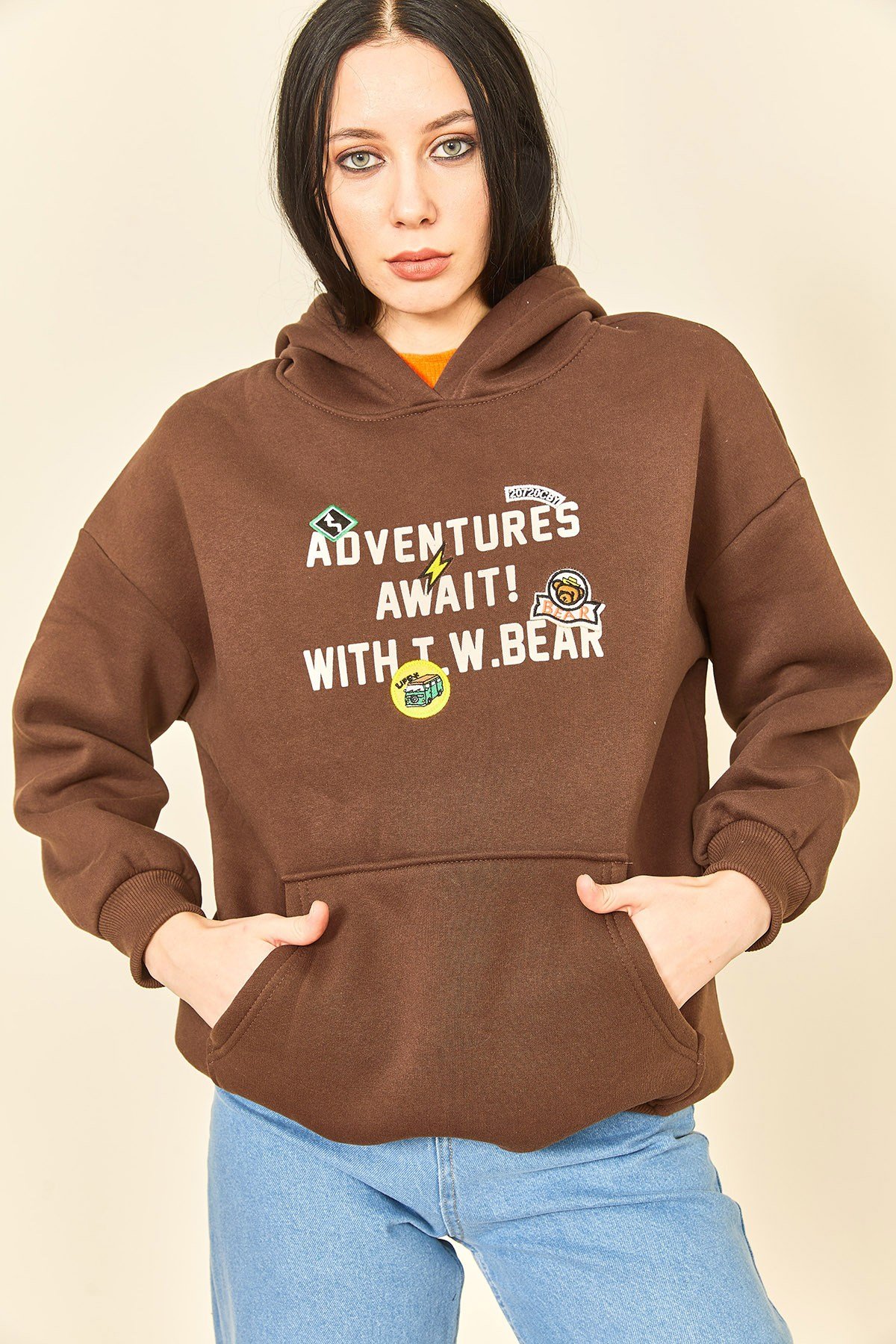 Kahverengi Baskı Ve Nakış Detaylı Üç İplik Kadın Sweatshirt