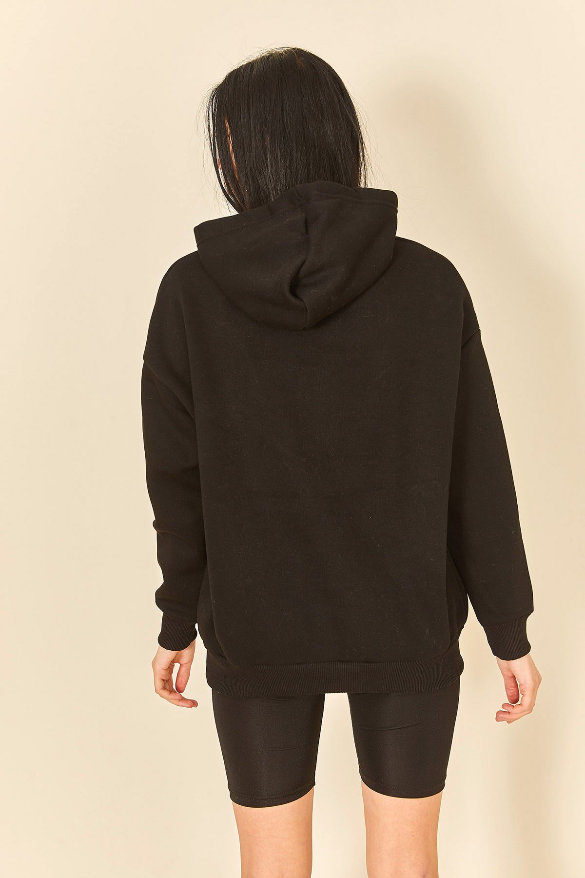 Siyah Baskılı Kapüşonlu Kanguru Cep Kadın Sweatshirt