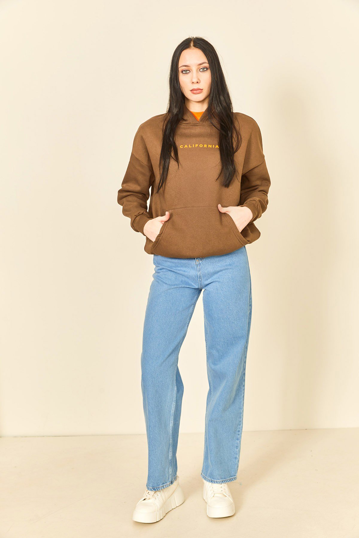 Siyah Baskılı Kapüşonlu Kanguru Cep Kadın Sweatshirt