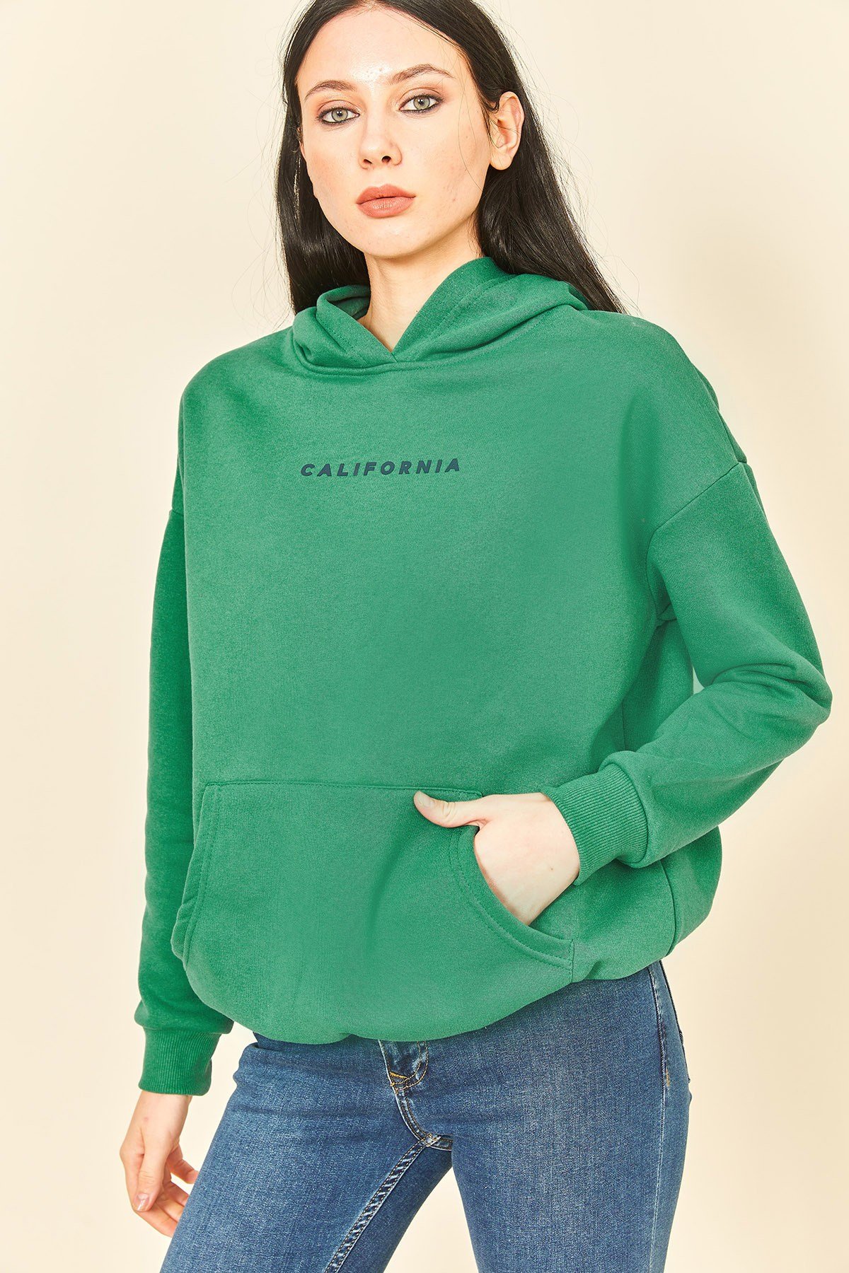 Siyah Baskılı Kapüşonlu Kanguru Cep Kadın Sweatshirt