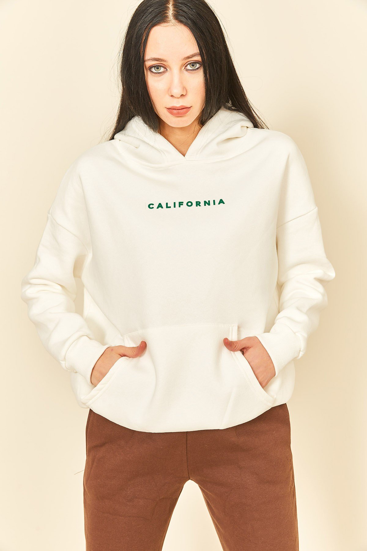 Siyah Baskılı Kapüşonlu Kanguru Cep Kadın Sweatshirt
