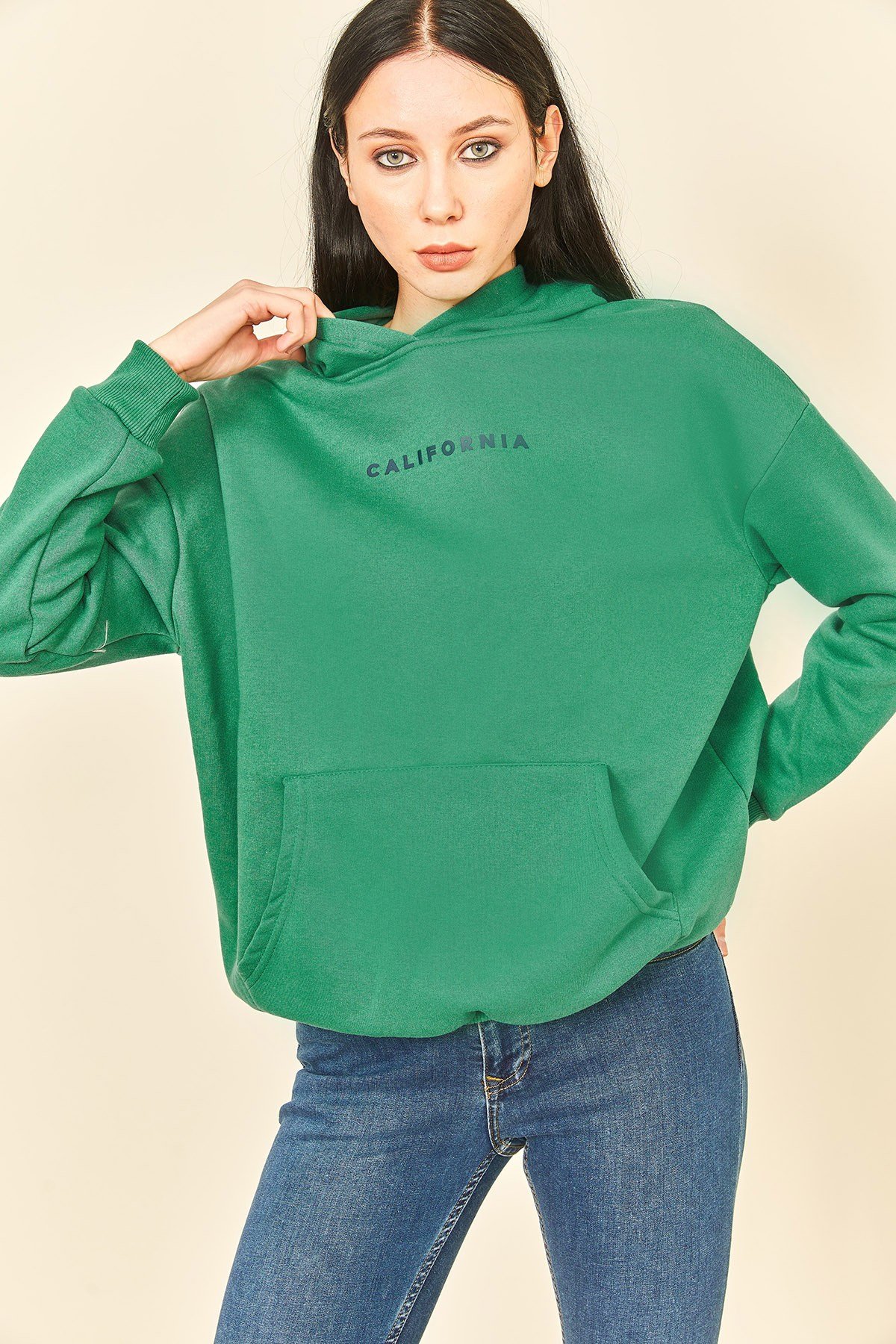 Siyah Baskılı Kapüşonlu Kanguru Cep Kadın Sweatshirt
