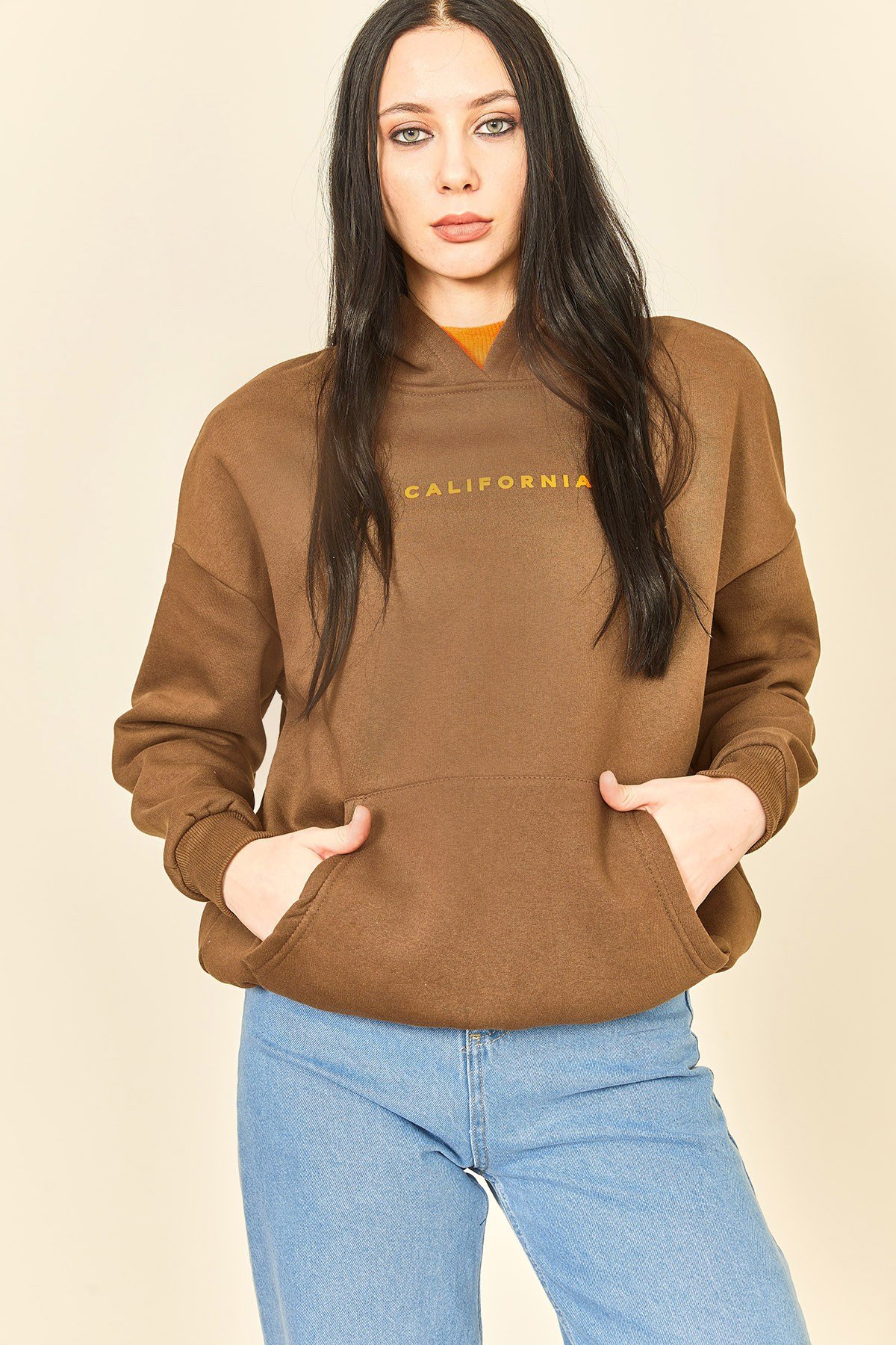 Siyah Baskılı Kapüşonlu Kanguru Cep Kadın Sweatshirt