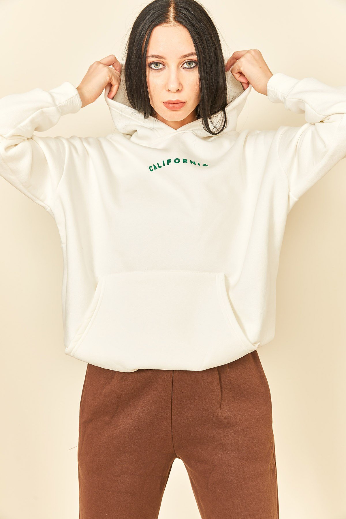 Siyah Baskılı Kapüşonlu Kanguru Cep Kadın Sweatshirt