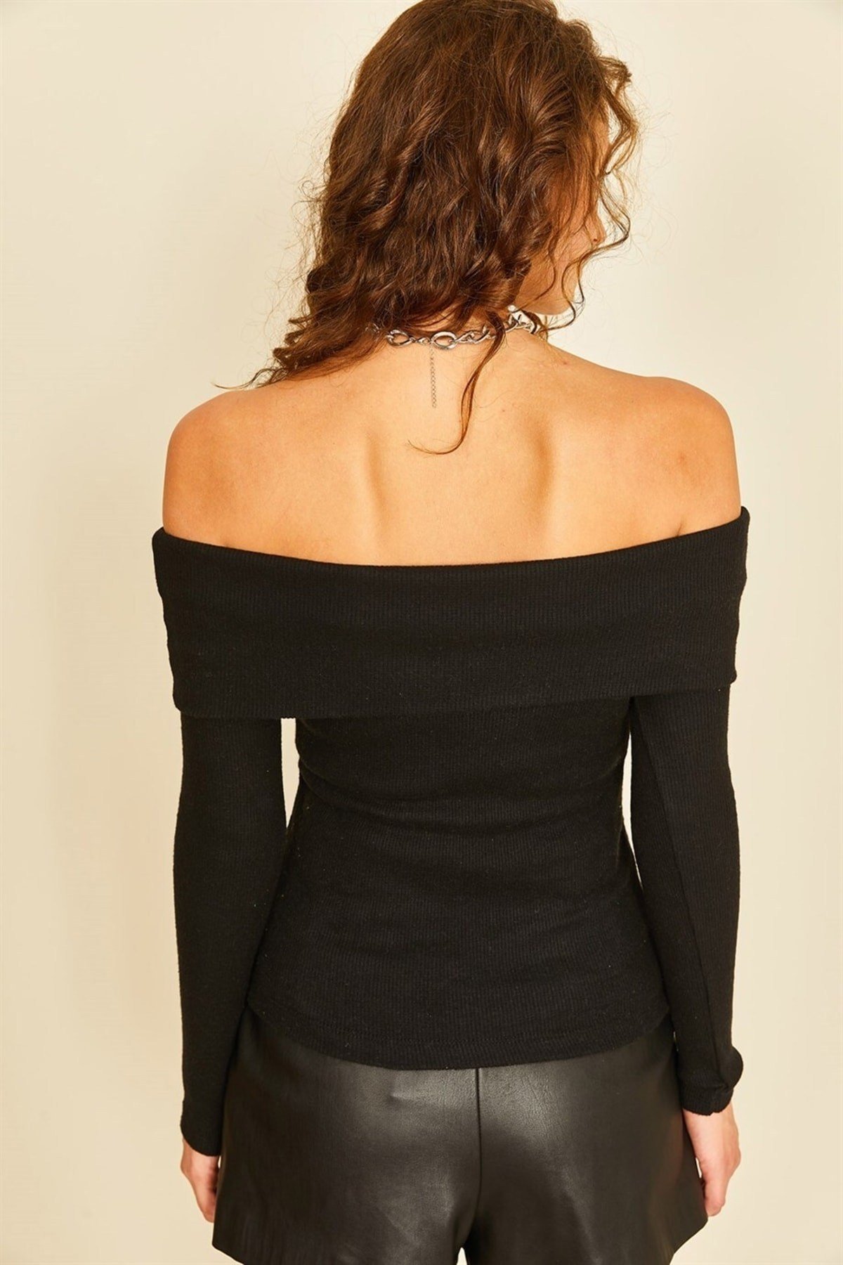 Siyah Madonna Yaka Kaşkorse Body