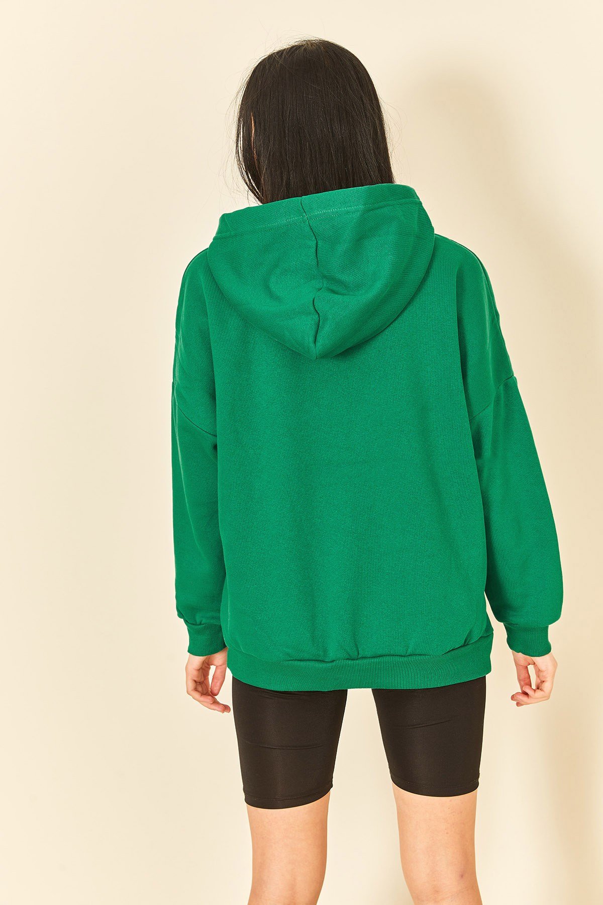 Siyah Nakış Detaylı Üç İplik Kadın Sweatshirt