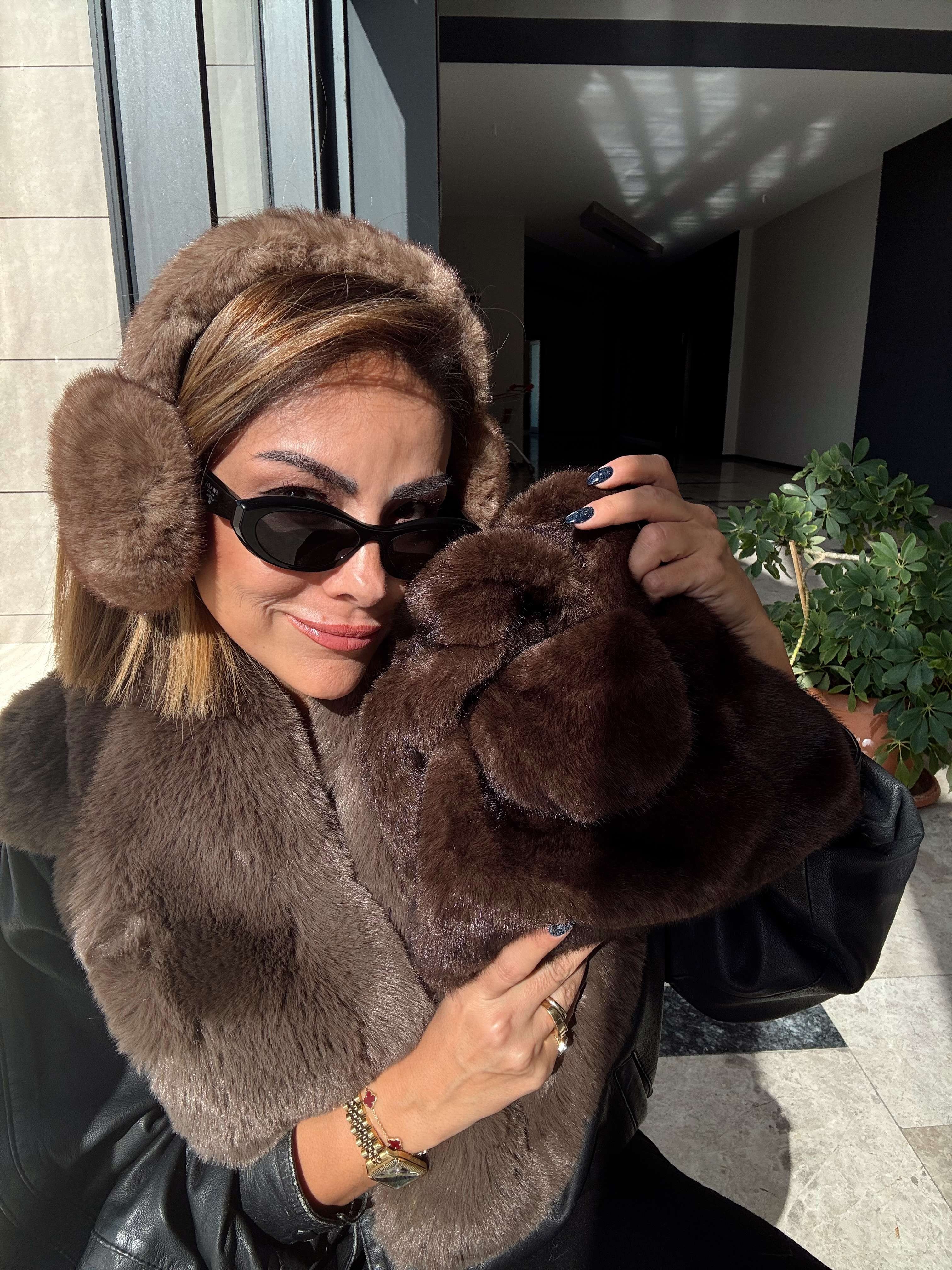 Acı Kahve Peluş Saplı Çanta