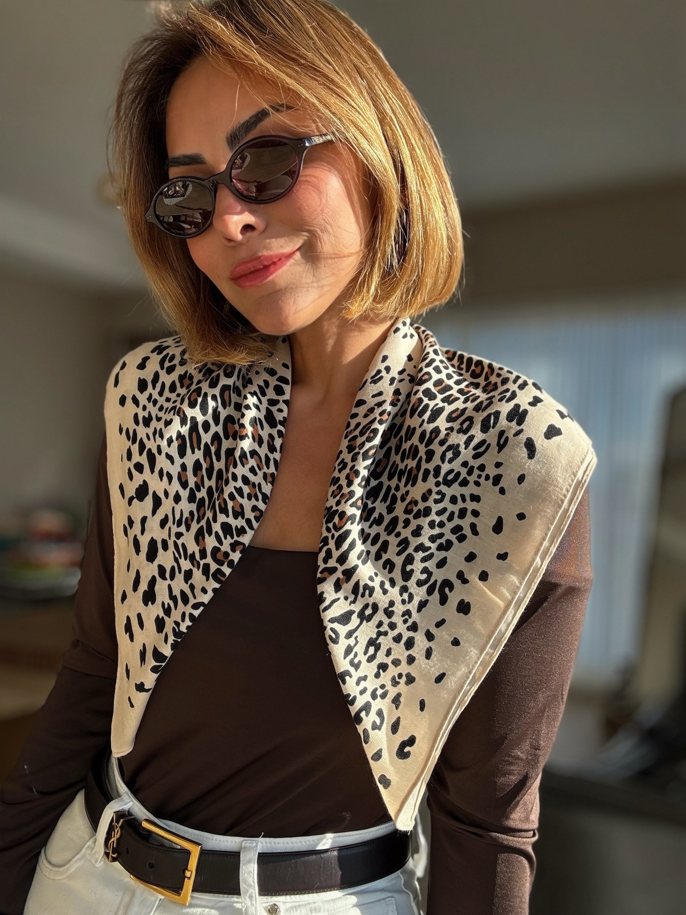 Bej Leopar Desen Pamuklu Fular ( 70*70 )