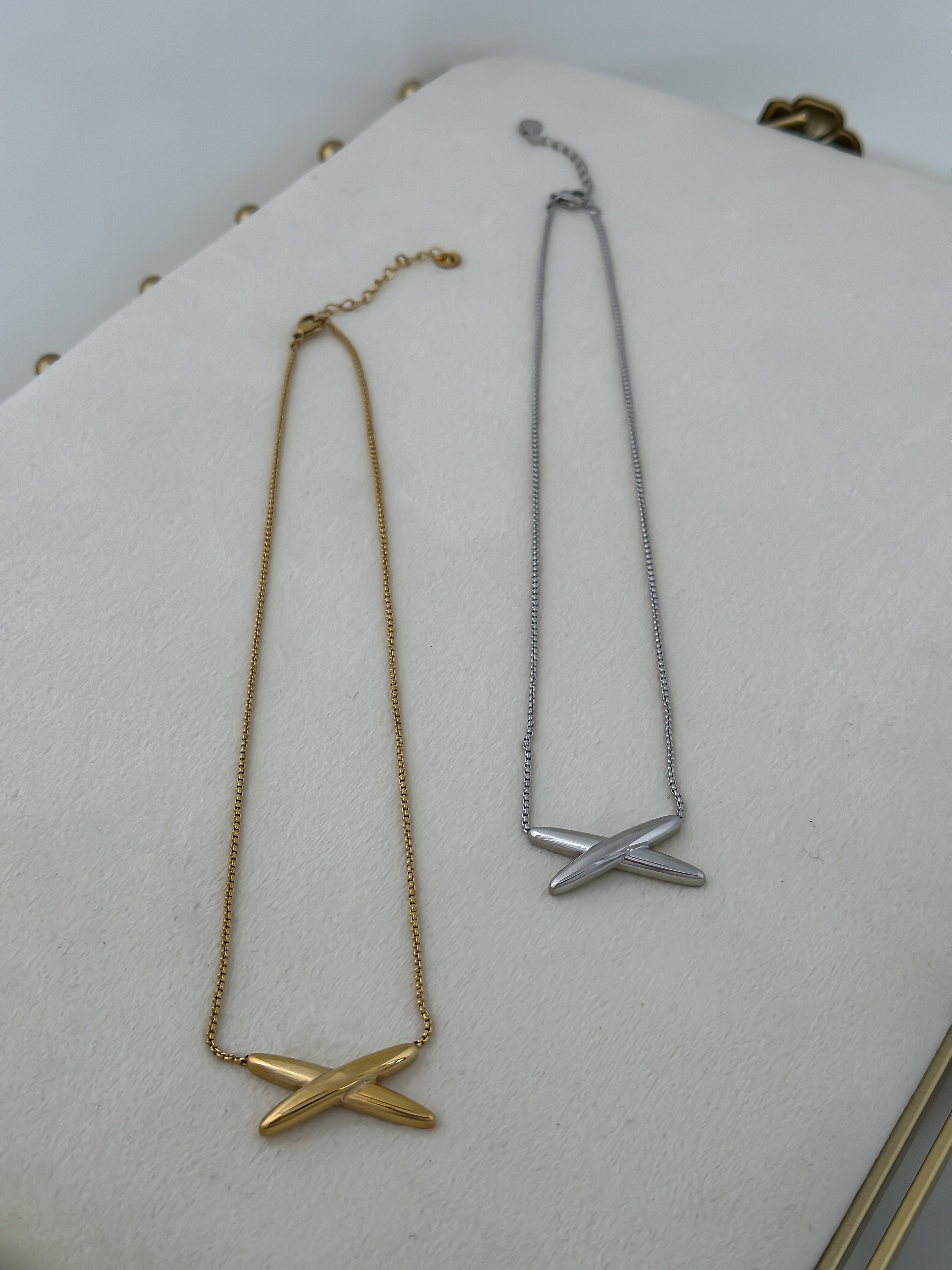 Çelik Bombeli X Model Uç Geçmeli Zincir Kolye (48 Cm)