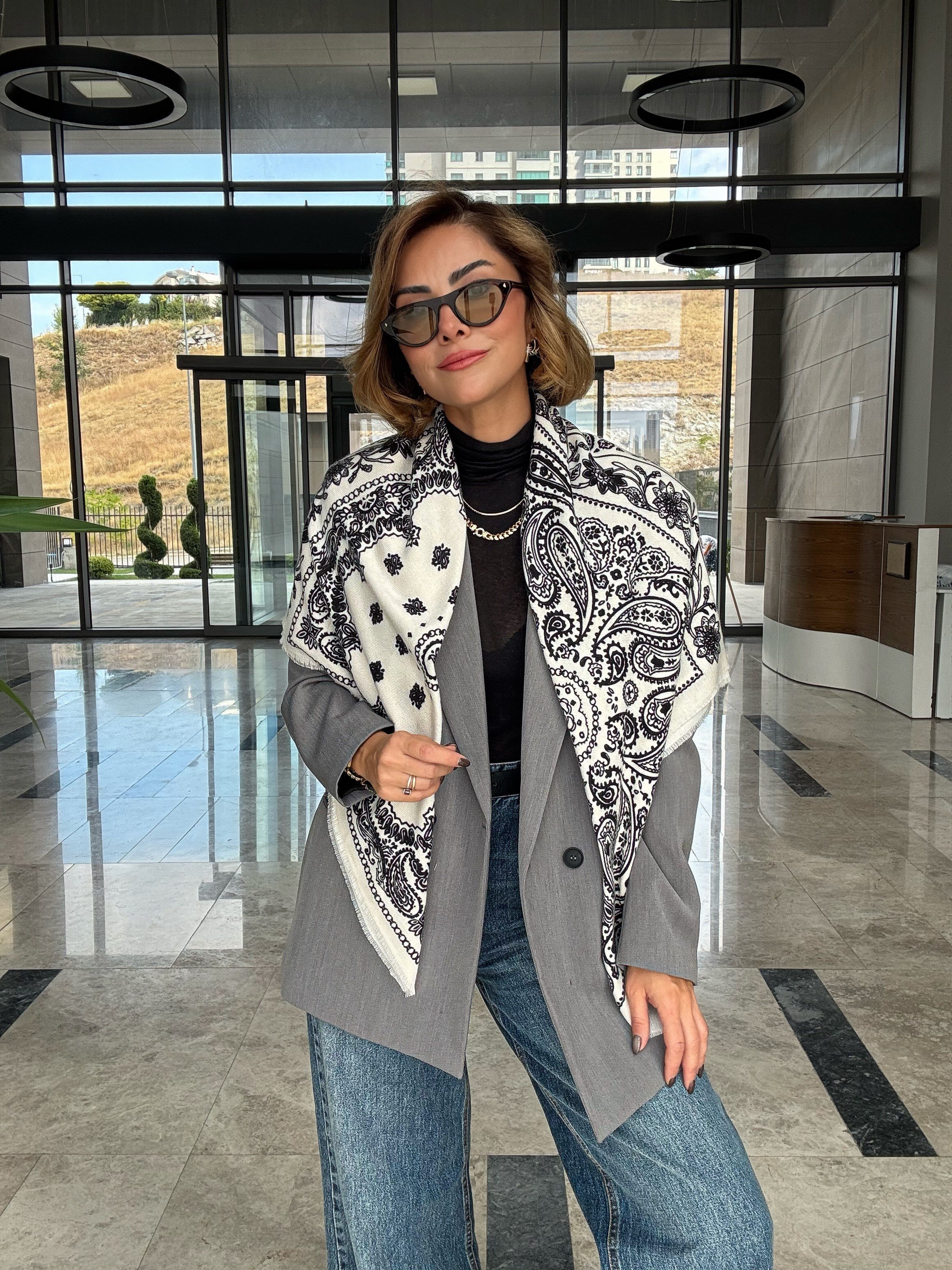 Ekru Patchwork Desenli Pamuklu Şal