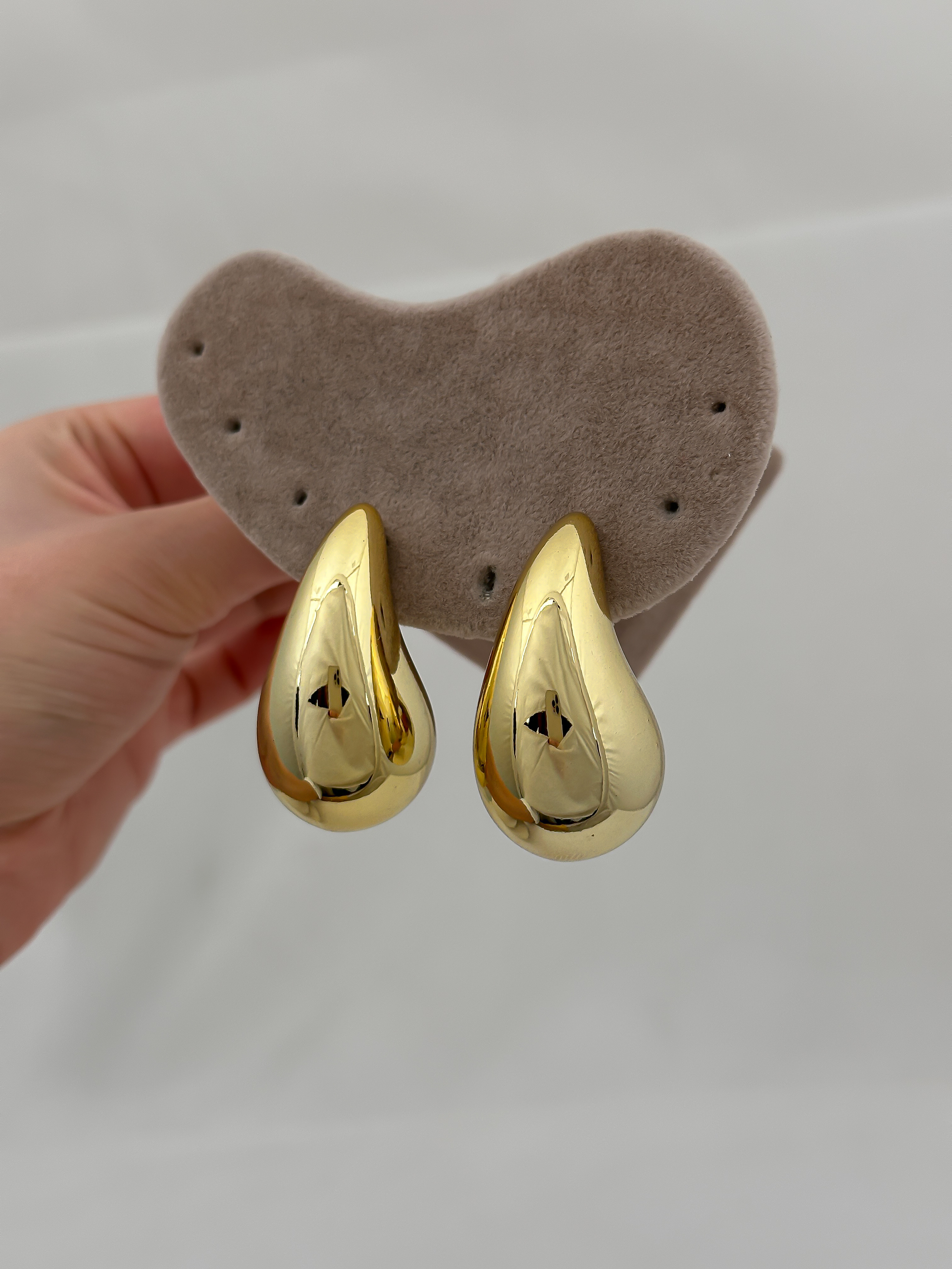 Gold Bombeli Plaka Damla Küpe (Büyük Boy)
