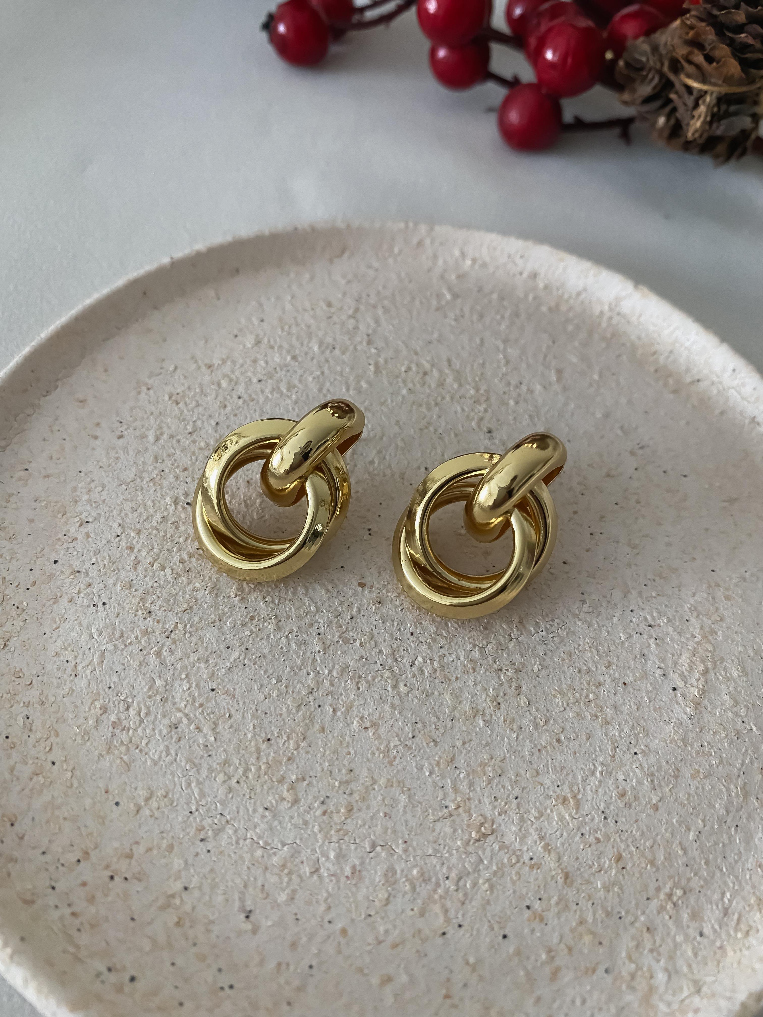 Gold Mini İç İçe Halka Geçmeli Küpe