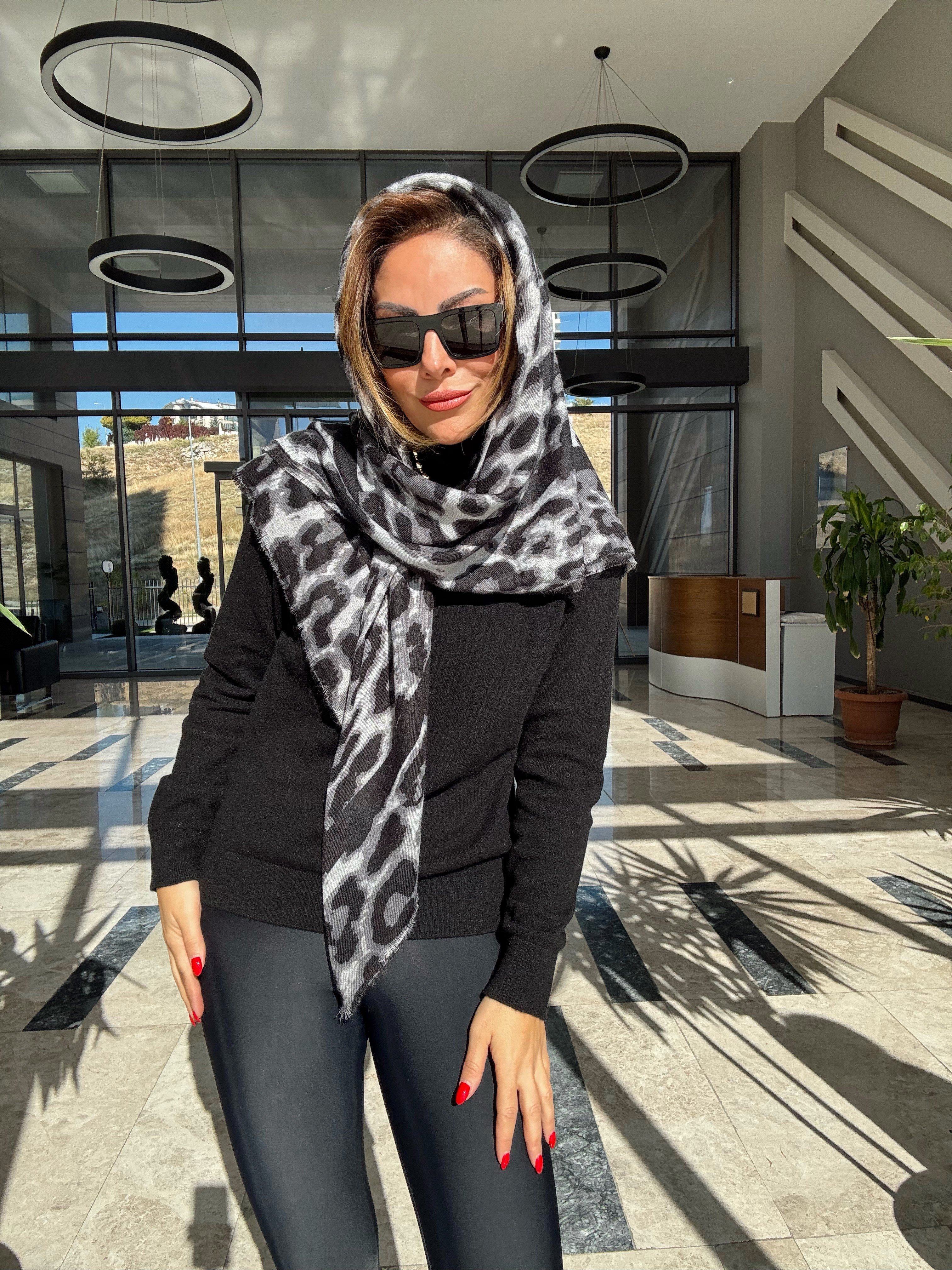 Gri Leopar Desen Pamuklu Şal