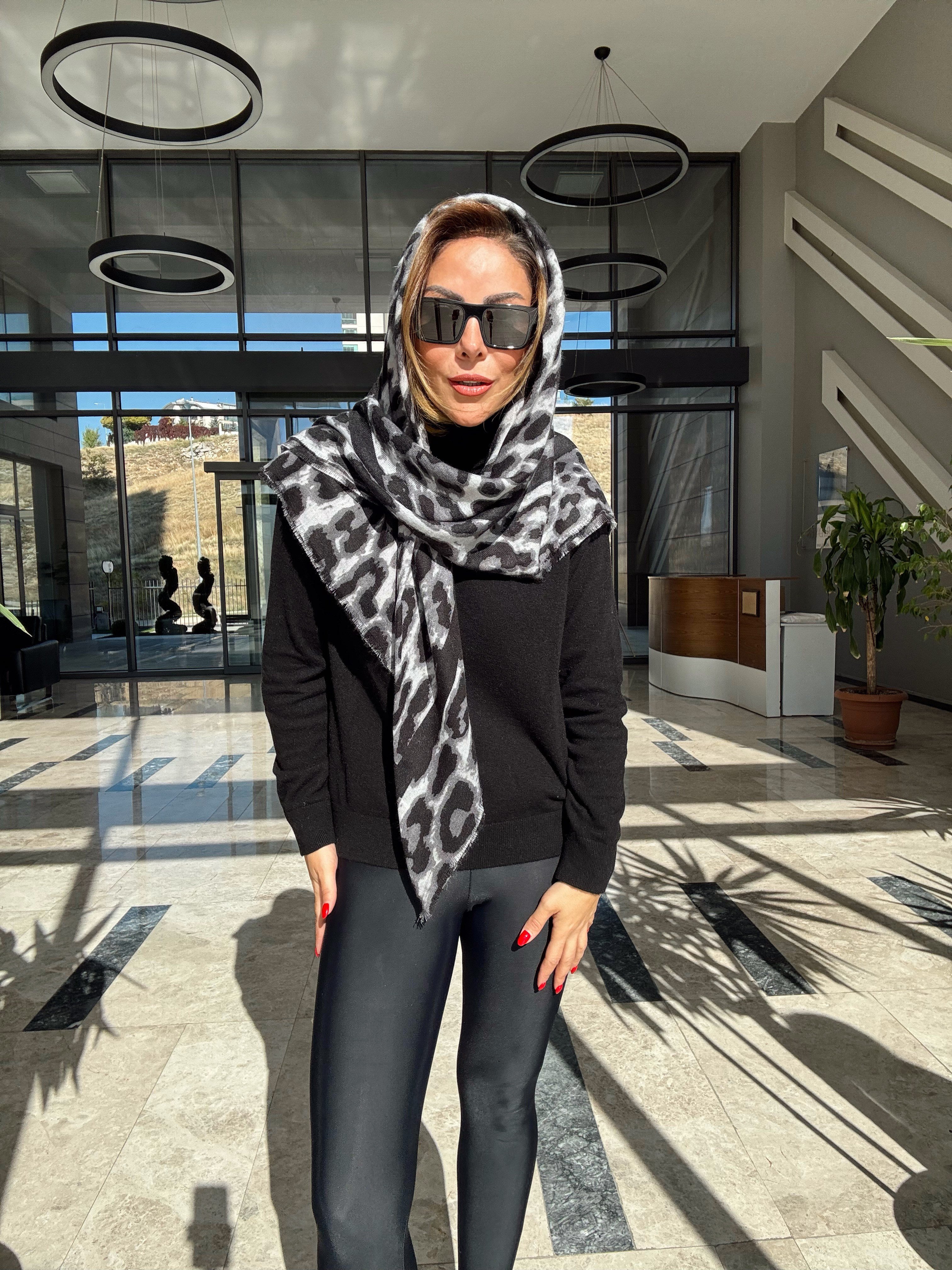 Gri Leopar Desen Pamuklu Şal