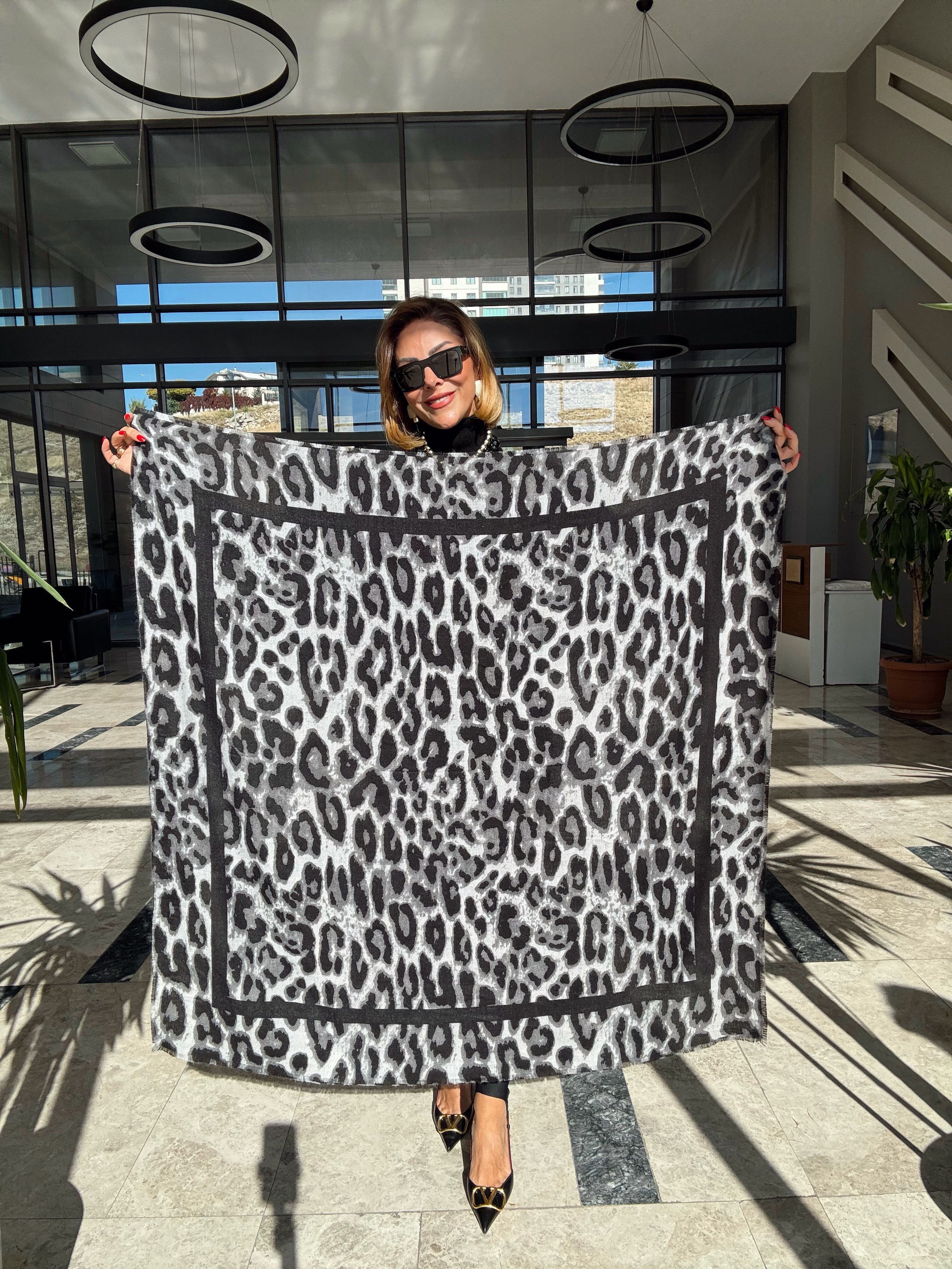 Gri Leopar Desen Pamuklu Şal