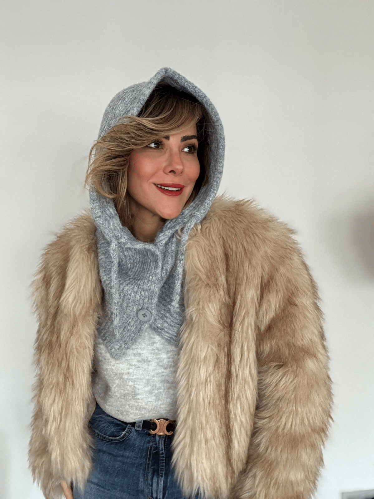 Gri Renk Yumuşak Dokulu Düğmeli Balaclava