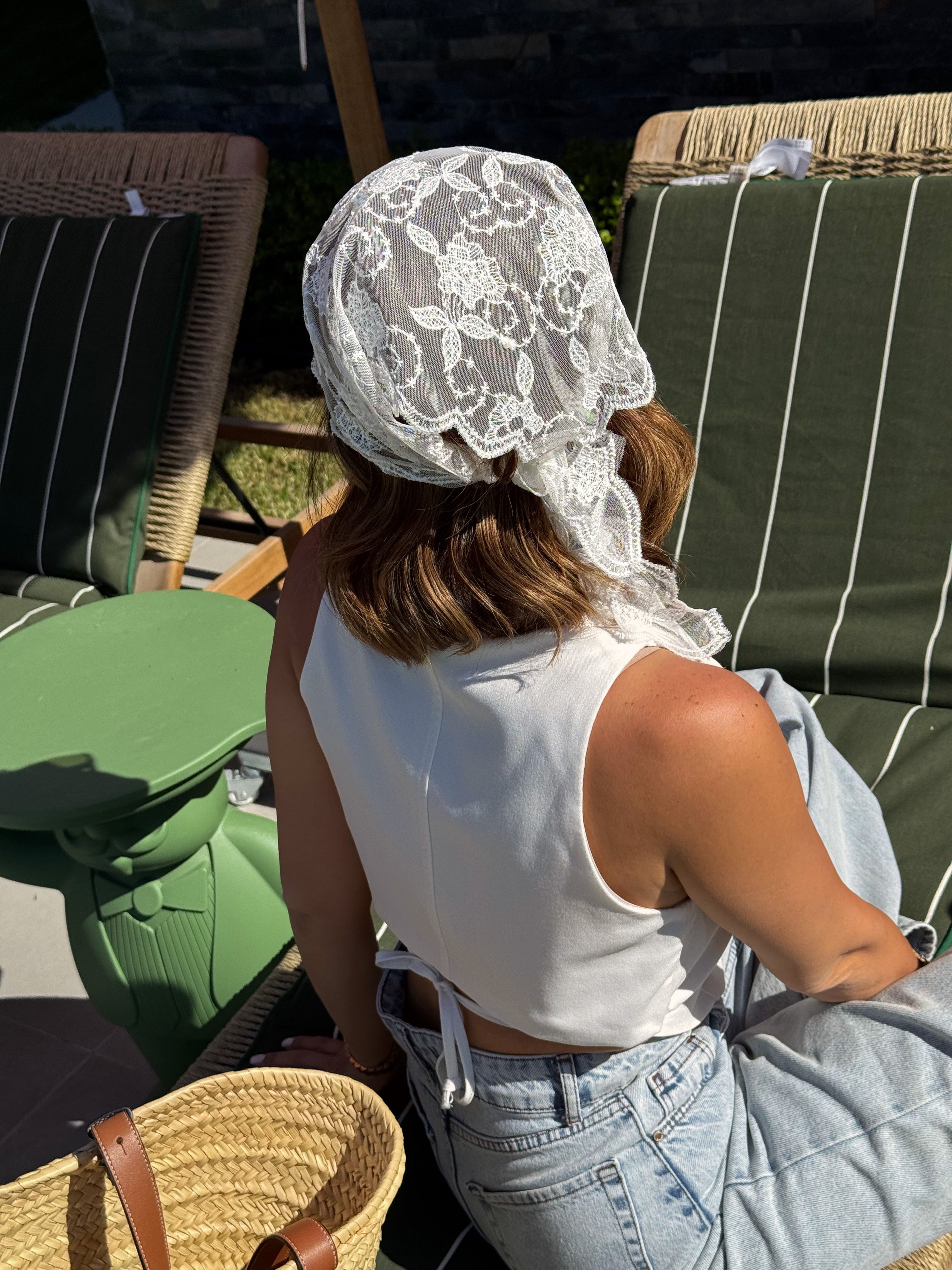 Gül Figür Kısa Model Dantel Üçgen Bandana & Fular