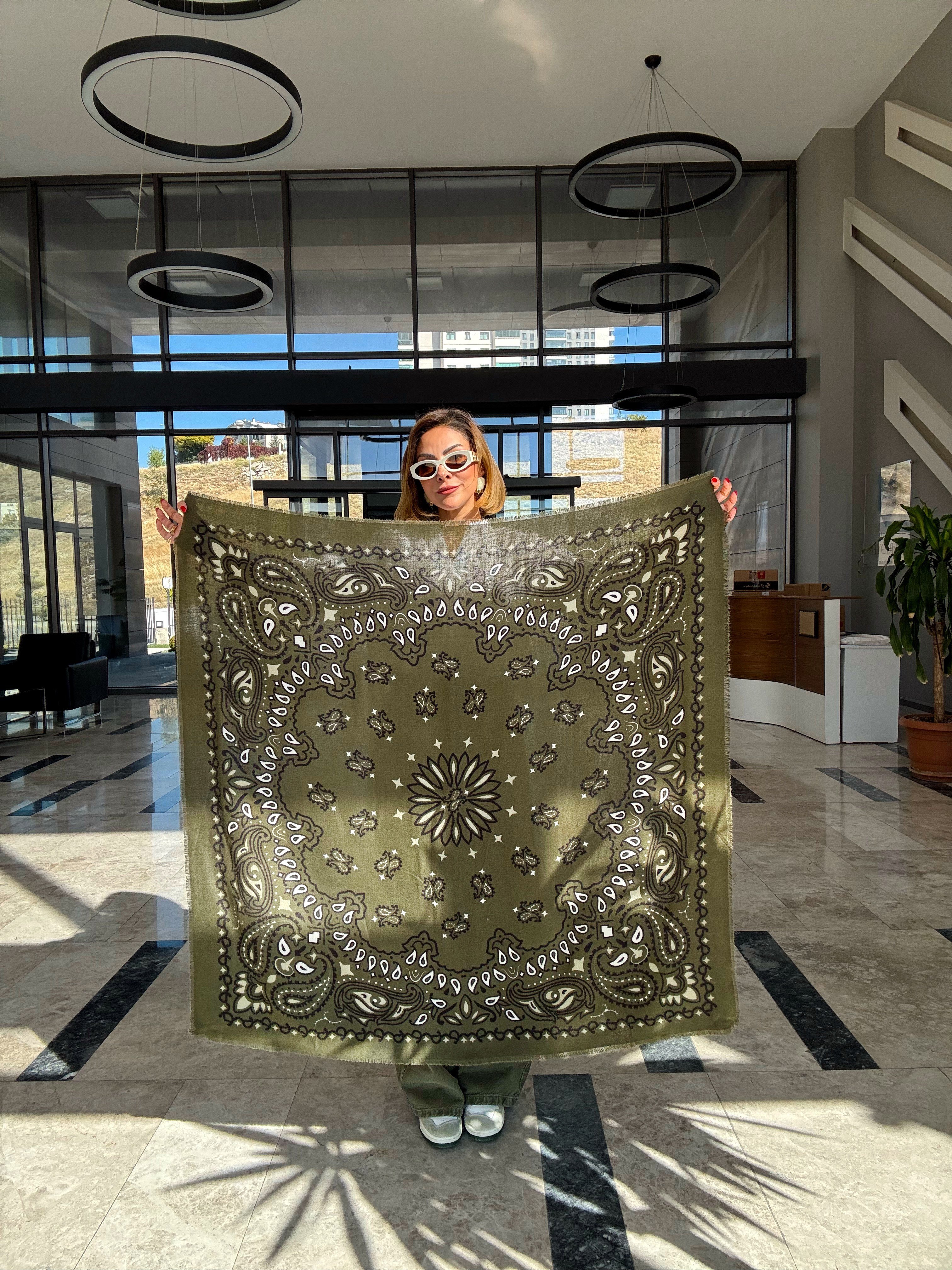 Haki Yeşil Şal Desenli Pamuklu Kare Şal