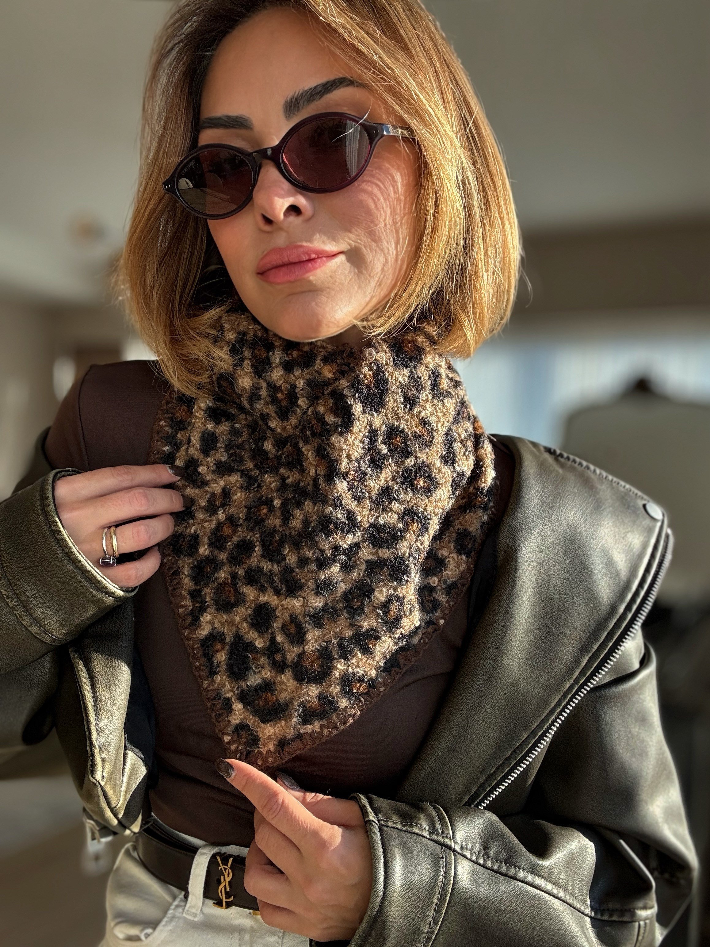 Kahve Leopar Desenli Triko Boyunluk