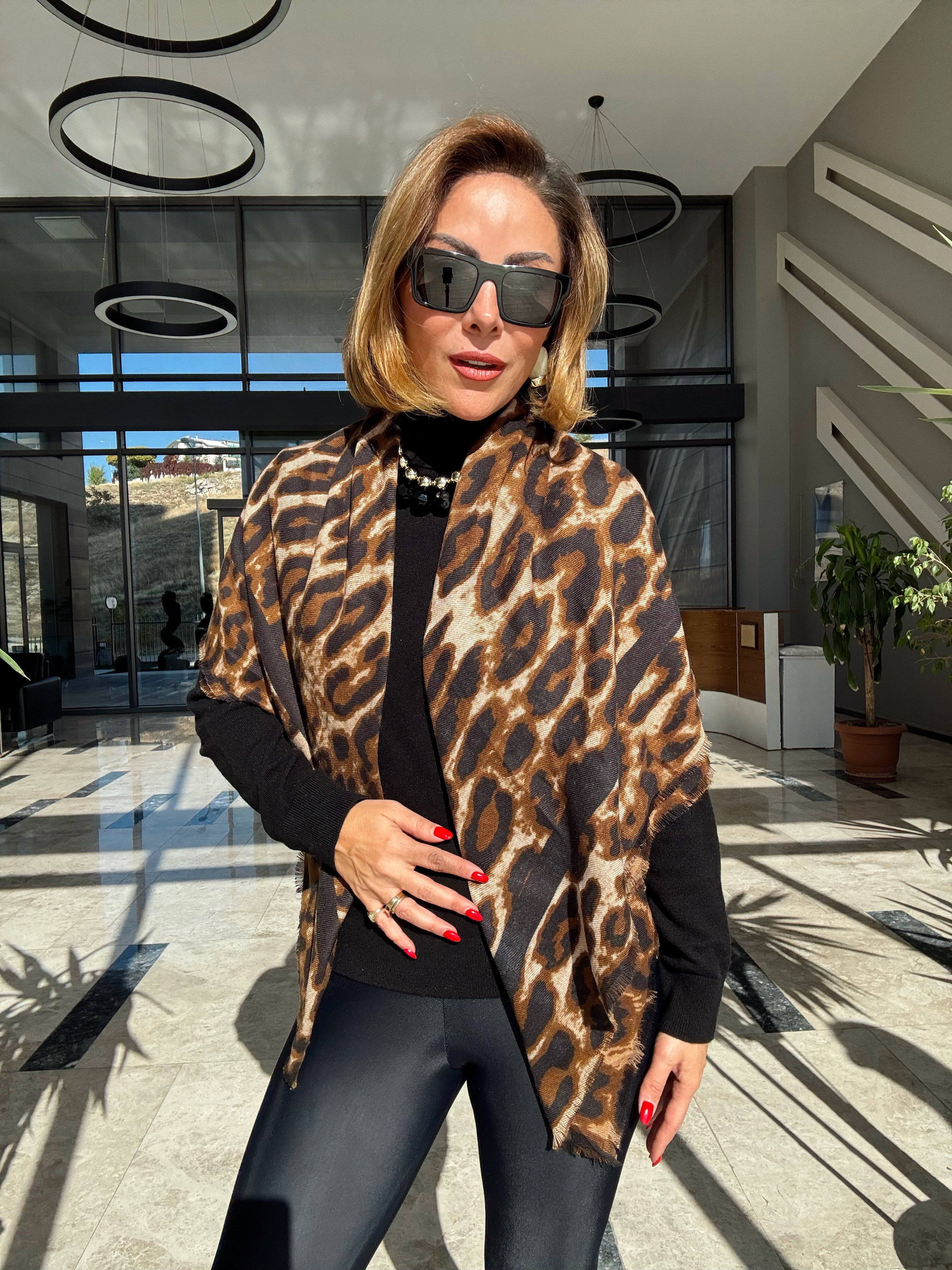 Kahverengi Leopar Desen Pamuklu Şal