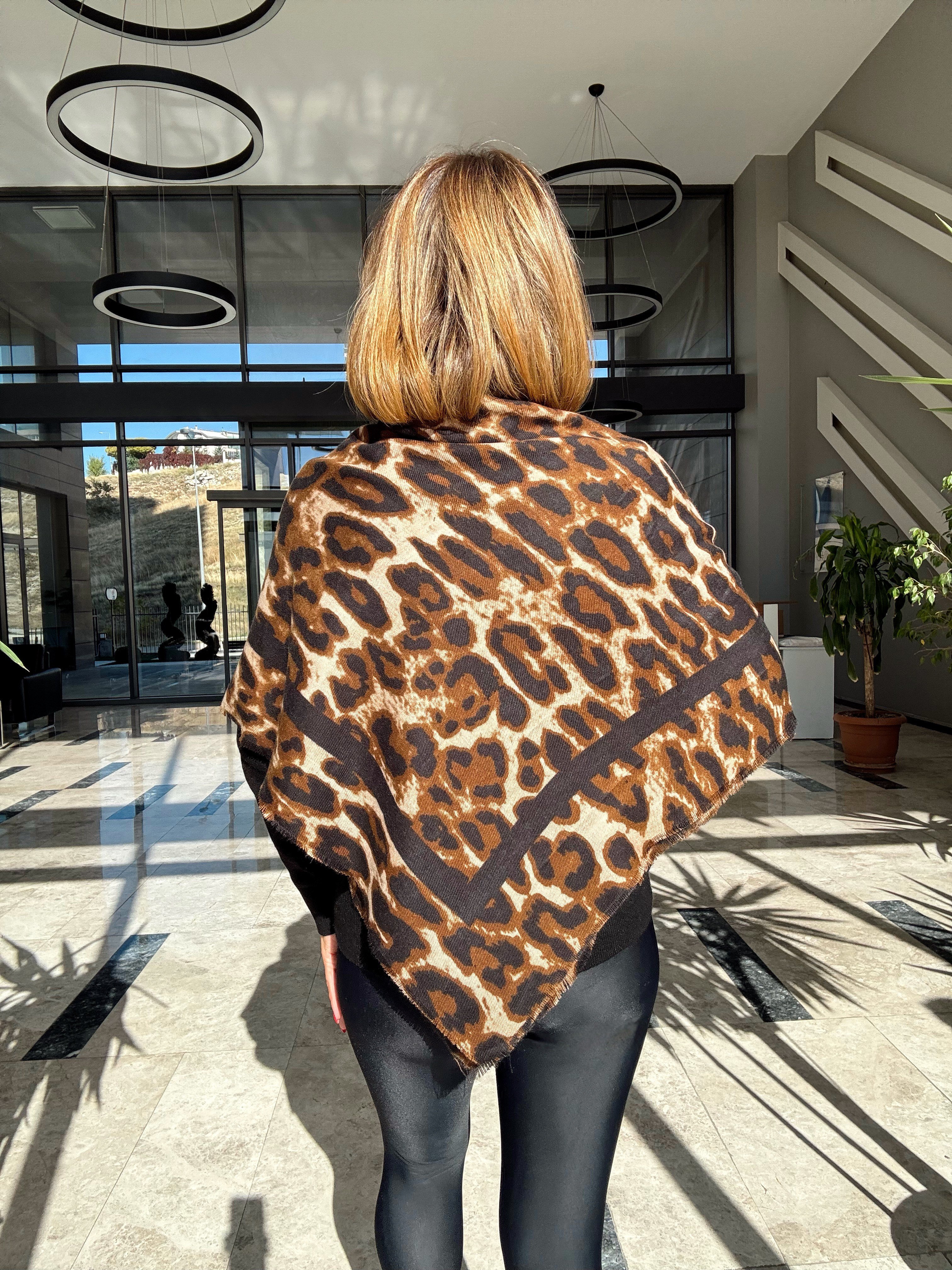 Kahverengi Leopar Desen Pamuklu Şal