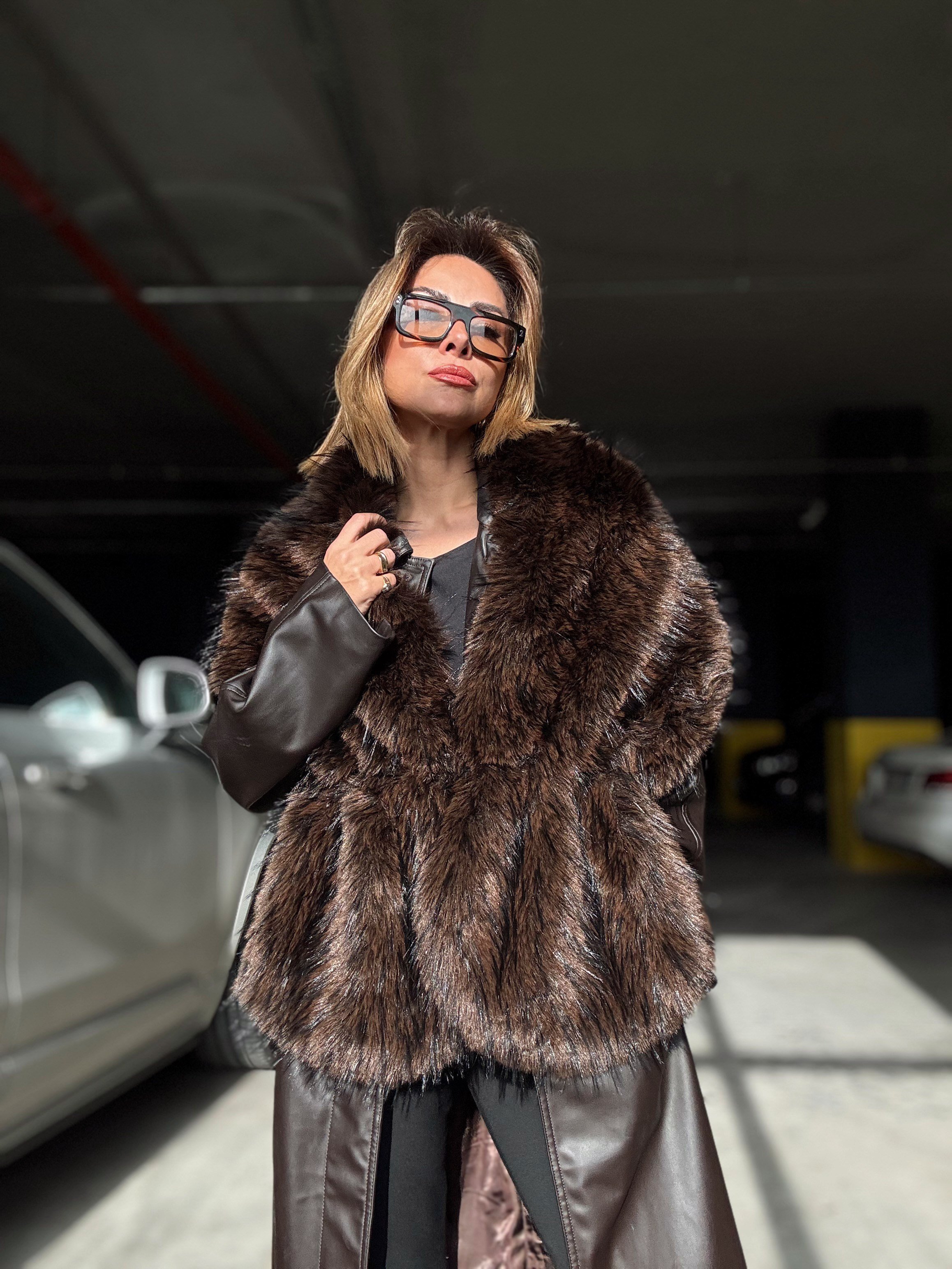 Kahverengi Peluş Kürklü Şal