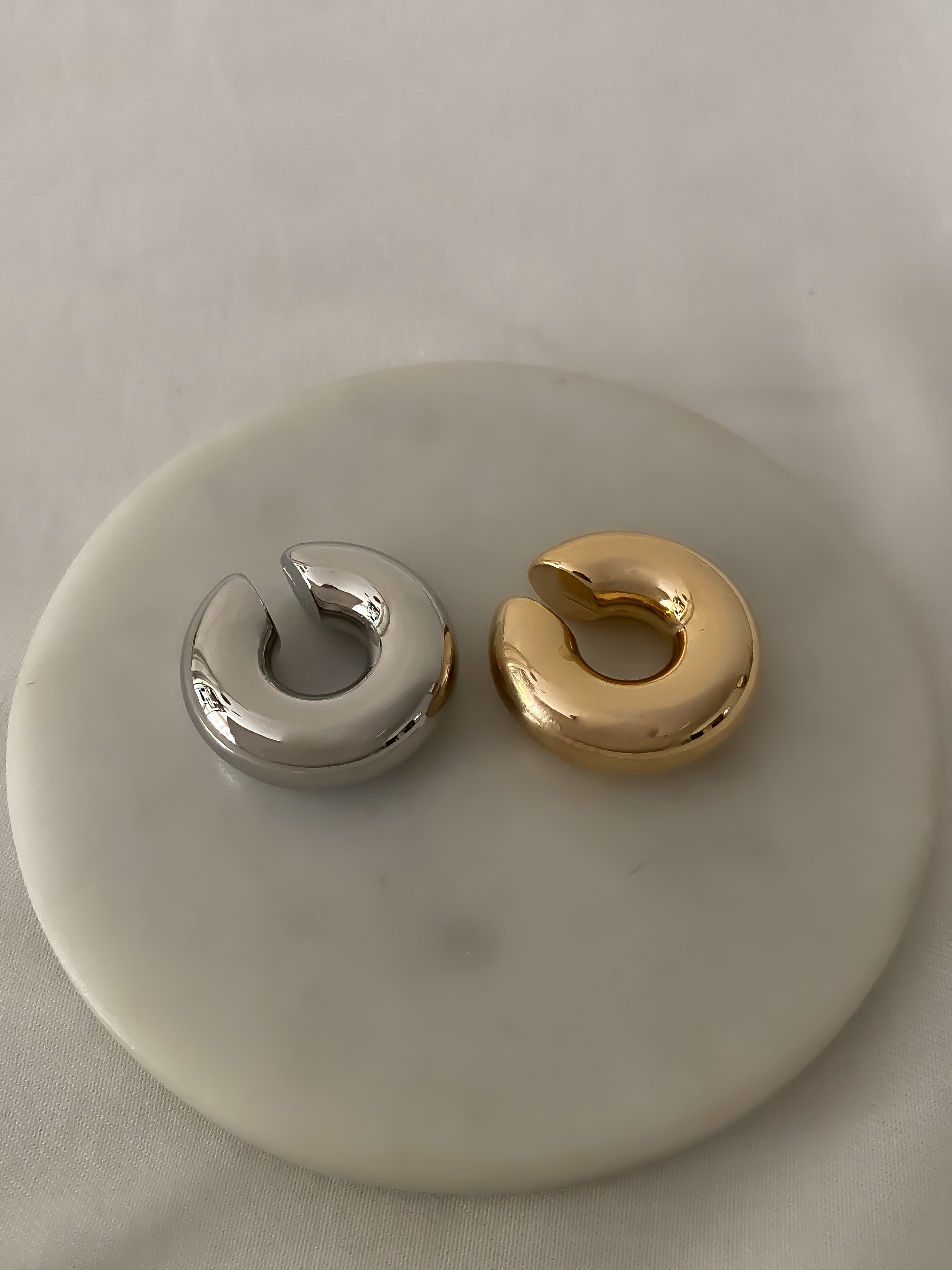 Kalın Boru Plaka Kıkırdak Küpe (Toplam Genişlik:2,5 Cm)