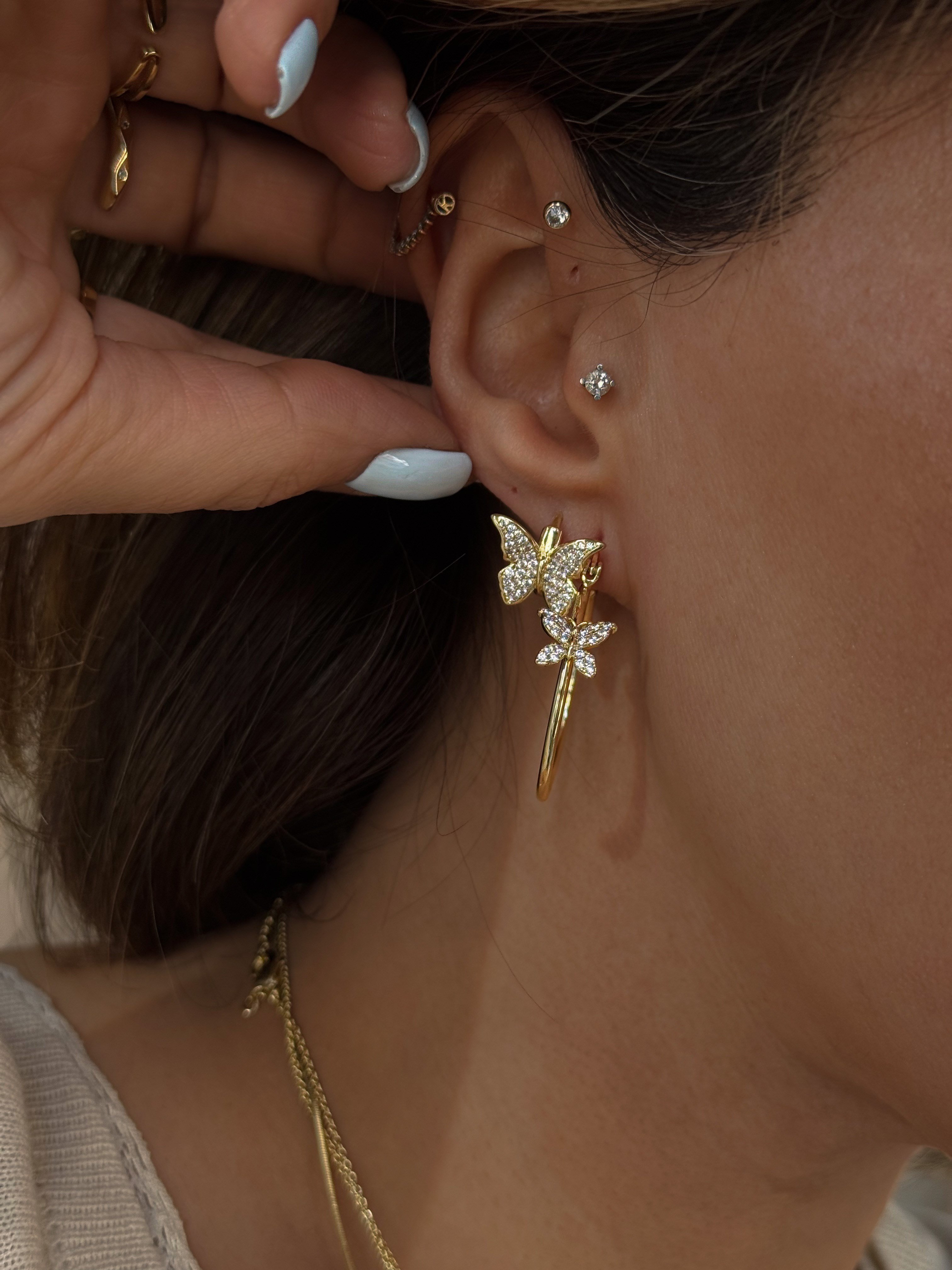 Kelebek Küpe Kombini