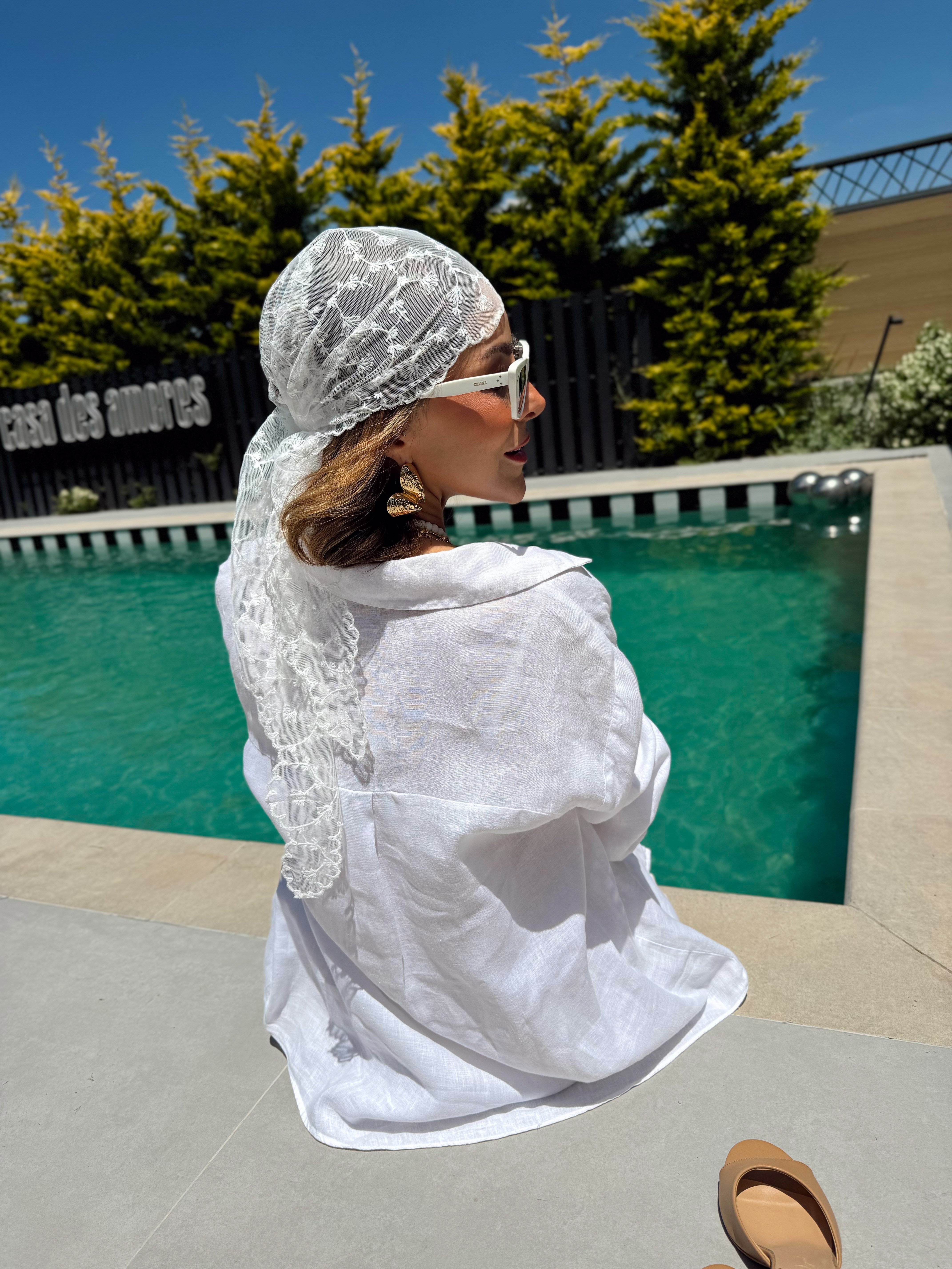 Kır Çiçeği Figür Uzun Model Dantel Üçgen Bandana & Fular