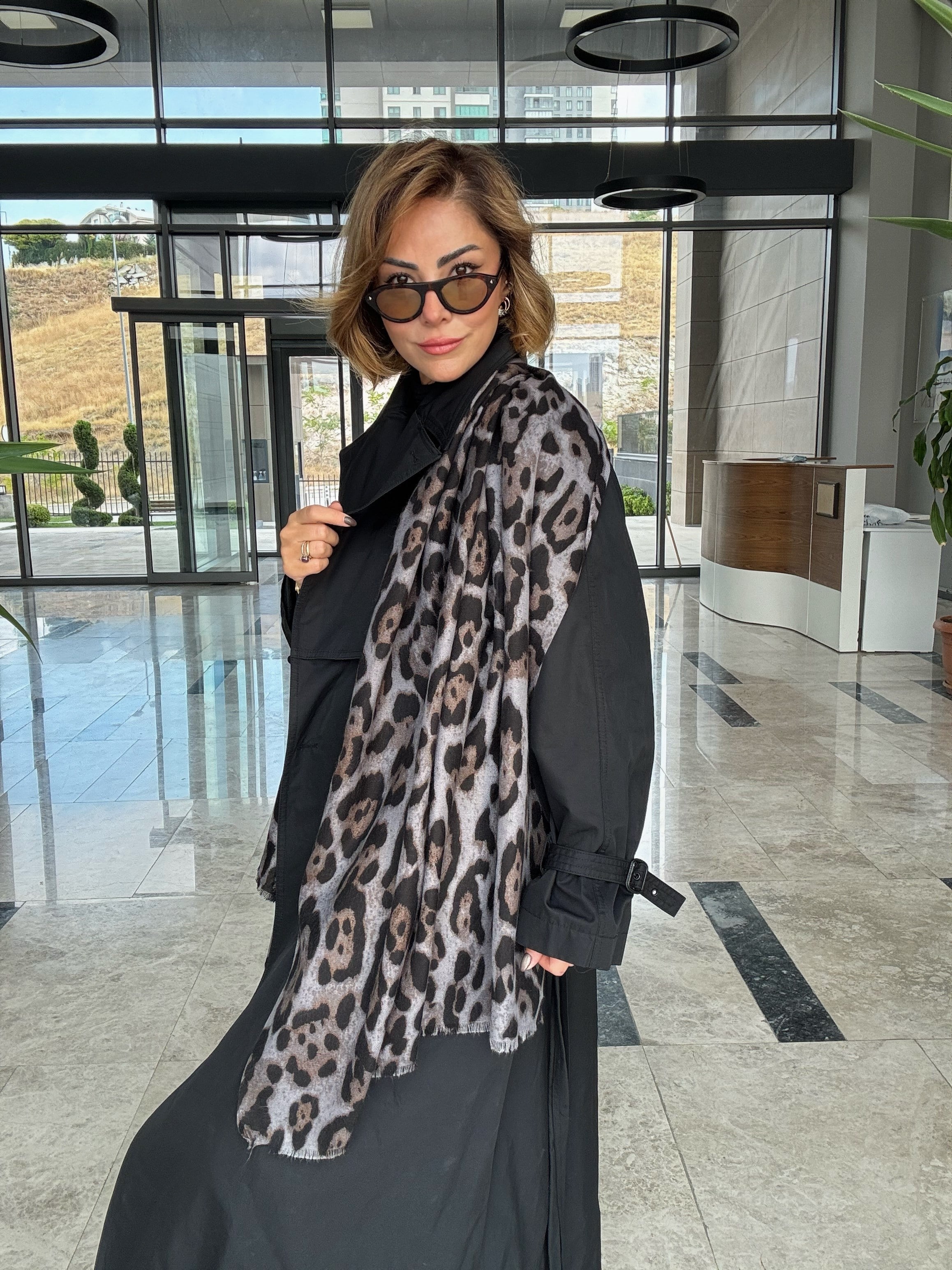 Leopar Desen Gri Pamuklu Şal