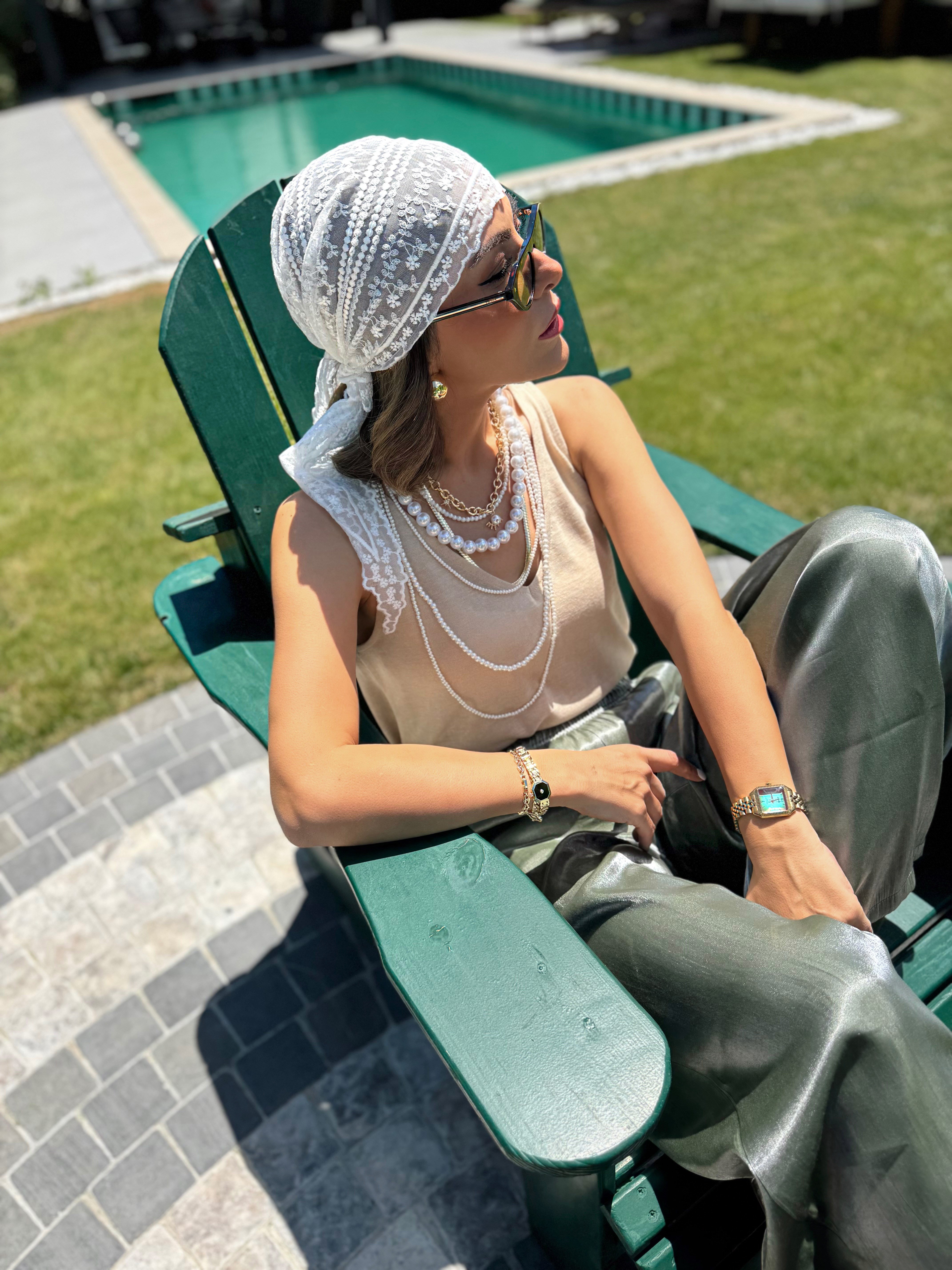 Nokta Detay Çoklu Çiçek Figür Uzun Model Dantel Üçgen Bandana & Fular