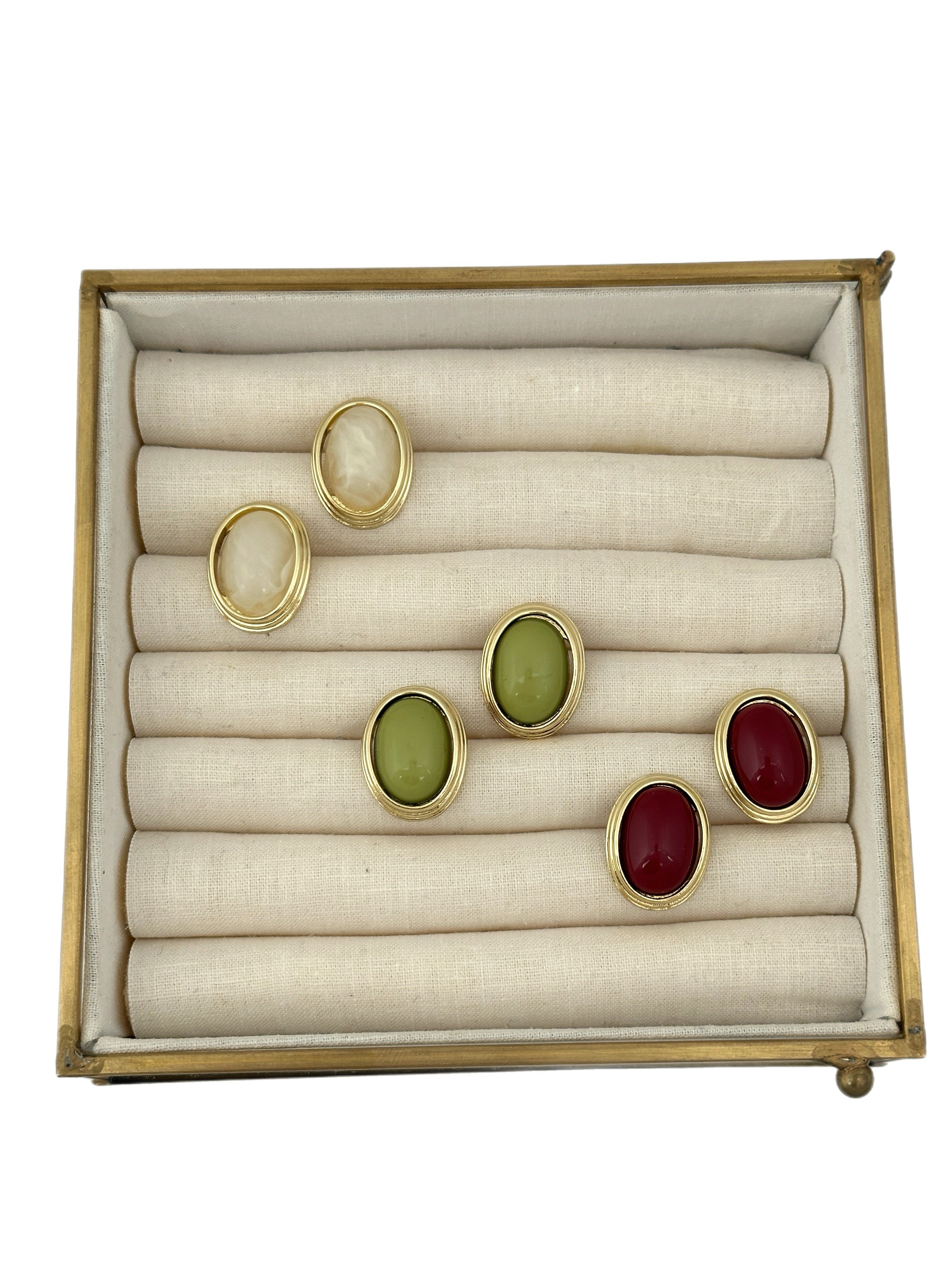 Oval Gold Plaka Çerçeveli Renkli Reçine Detay Vintage Küpe