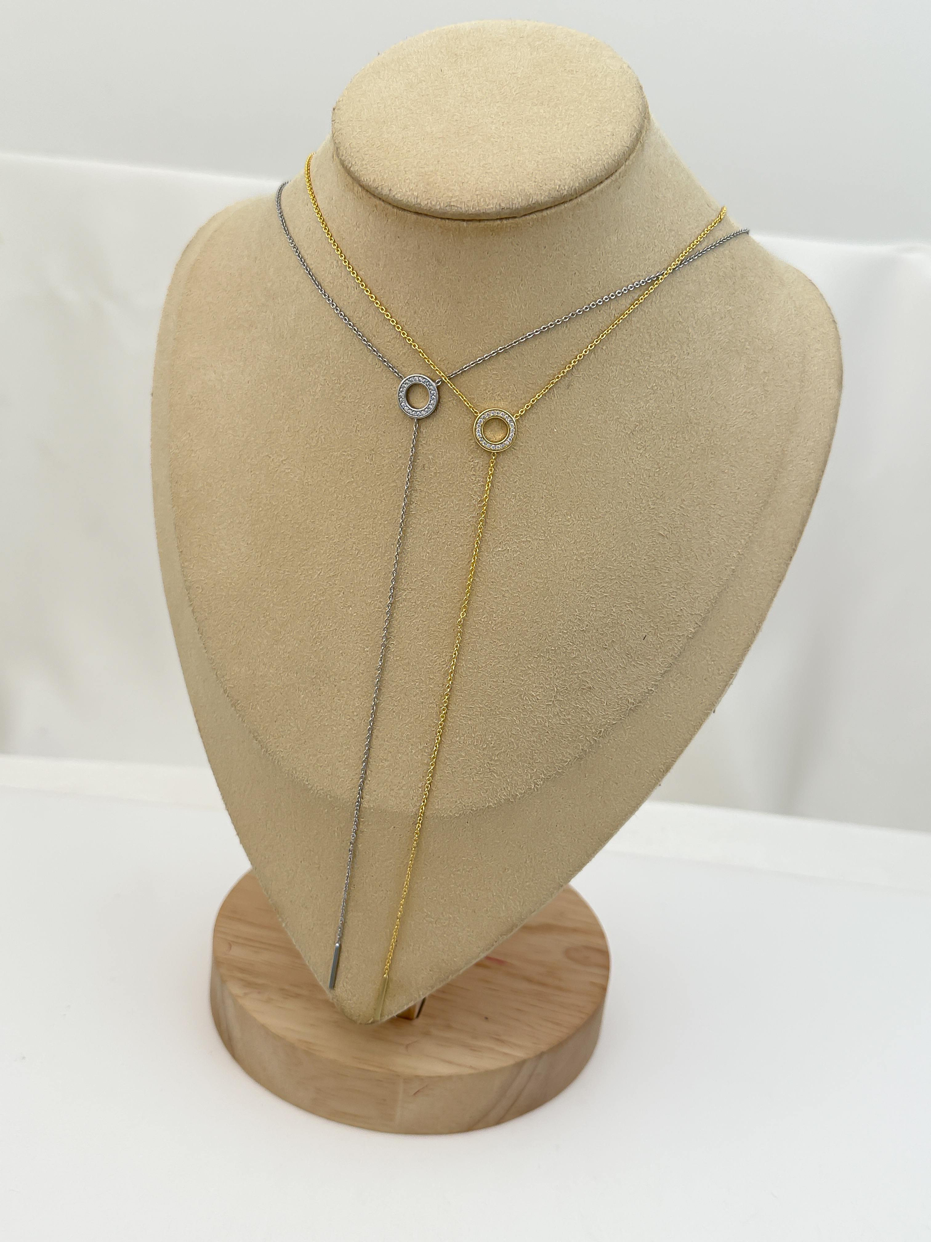 Özel Seri Çubuk Plaka Sallantılı Zirkon Taşlı Daire Figür Y Model Kolye (46cm)