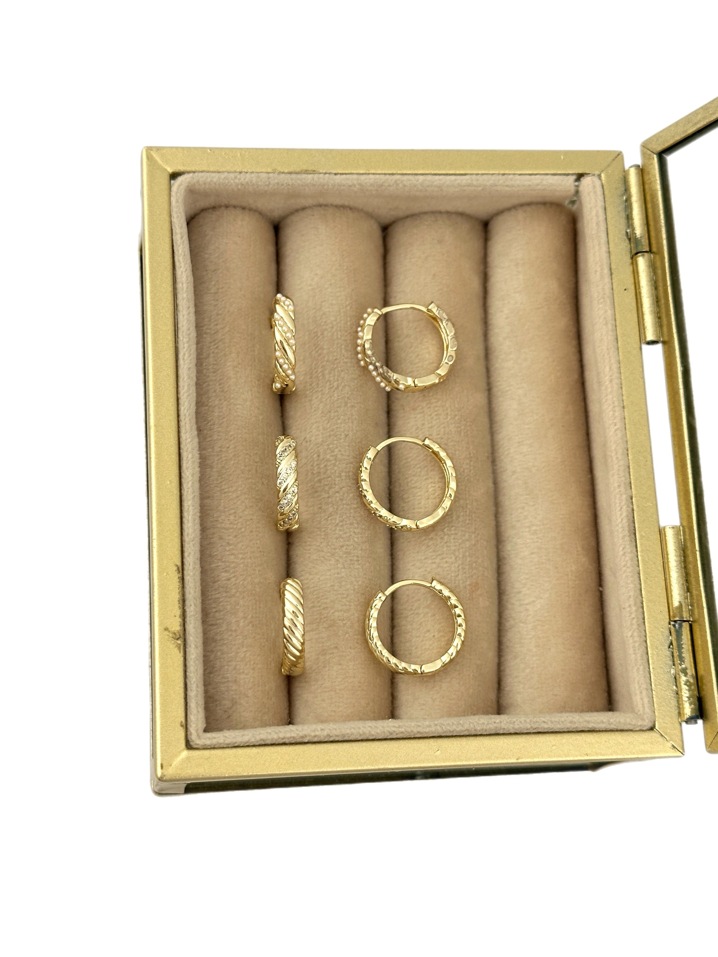 Özel Seri Gold Renk İncili ve Zirkon Taşlı Çoklu Halka Set Küpe