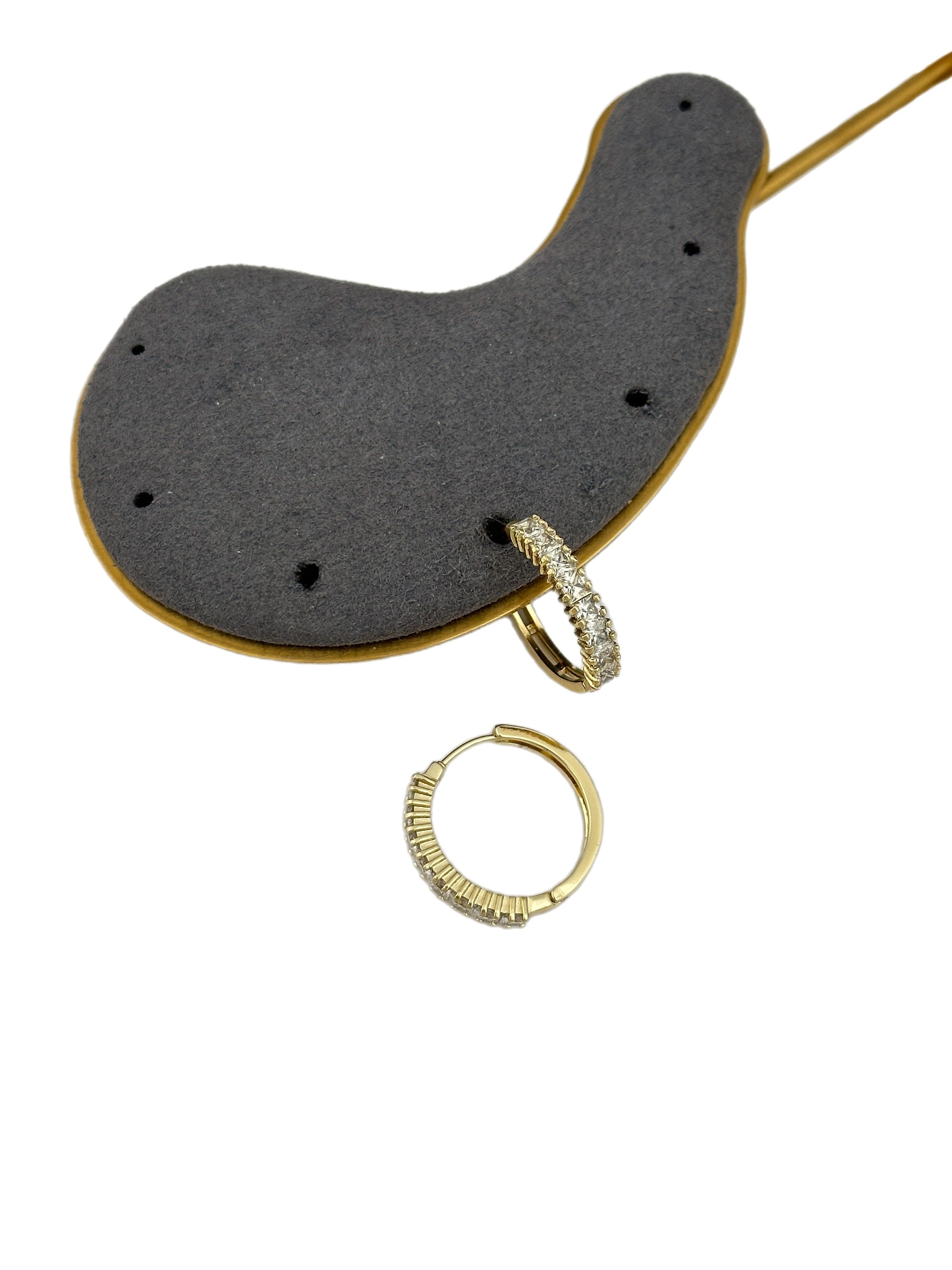 Özel Seri Kare Zirkon Taş Sıralı Halka Küpe ( İç Çap : 1.7 Cm )